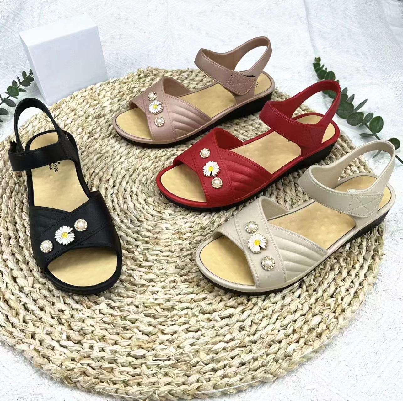 New foreign trade sandals for women to wear outside, summer soft-soled limping flat beach shoes for middle-aged and elderly people, mid-heel one-shoulder women's sandals