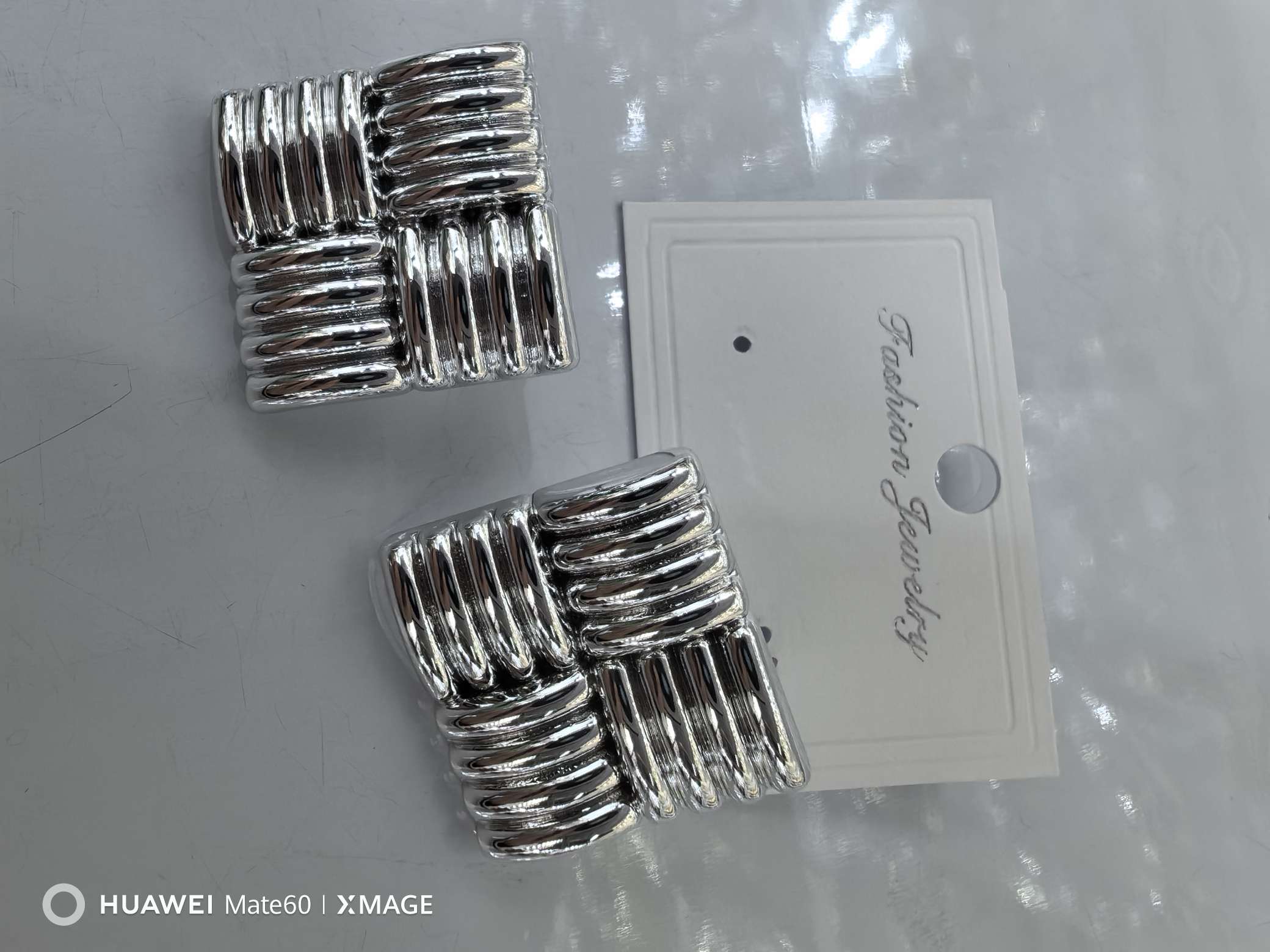 CCB耳饰耳钉，耳饰高质量不褪色，电镀颜色金色银色，款式简约时尚潮流，百搭休闲耳饰，时尚女士优先选购产品