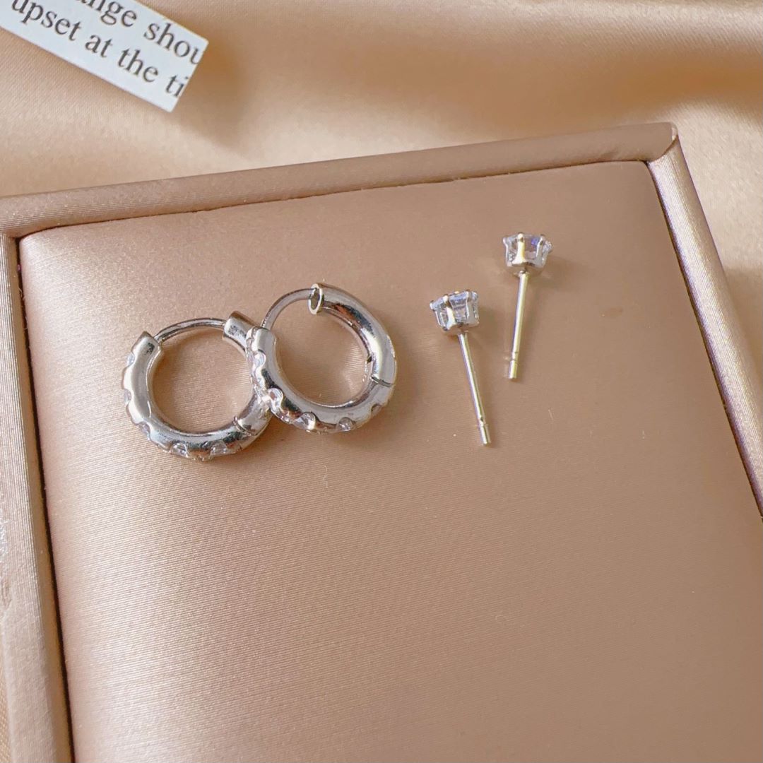 The new 2024 silver ring and small stud earrings for women's elegance, with a niche design sense and high-end earrings Item Picture