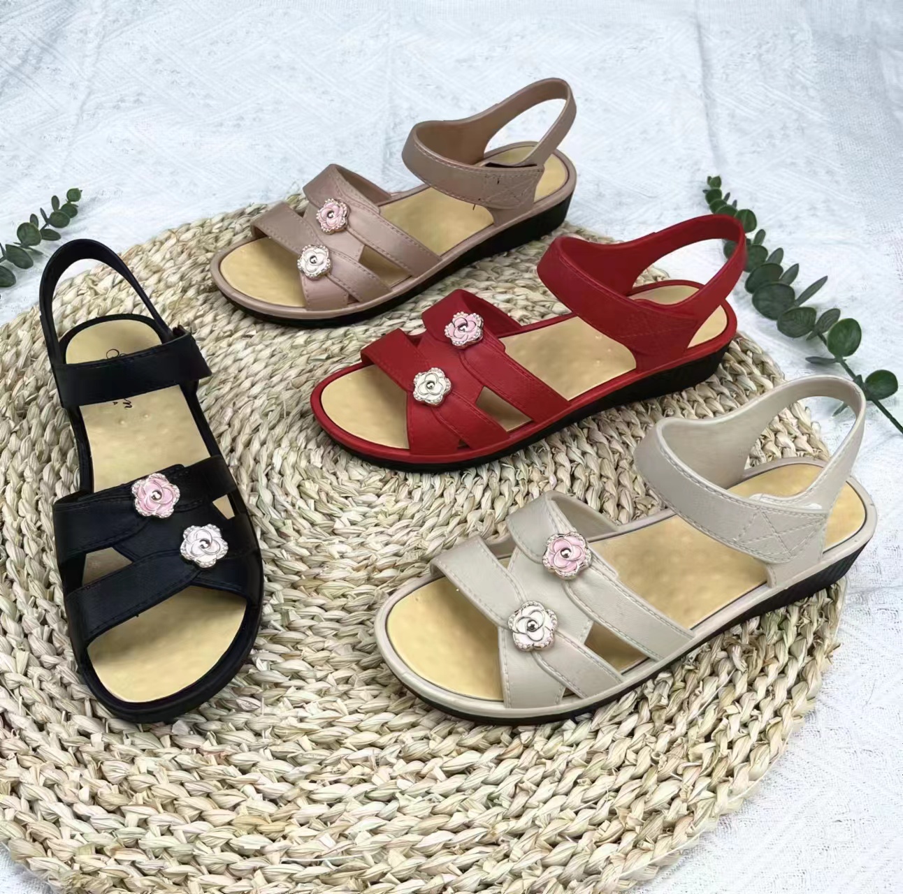 New foreign trade sandals for women to wear outside, summer soft-soled limping flat beach shoes for middle-aged and elderly people, mid-heel one-shoulder women's sandals details Picture