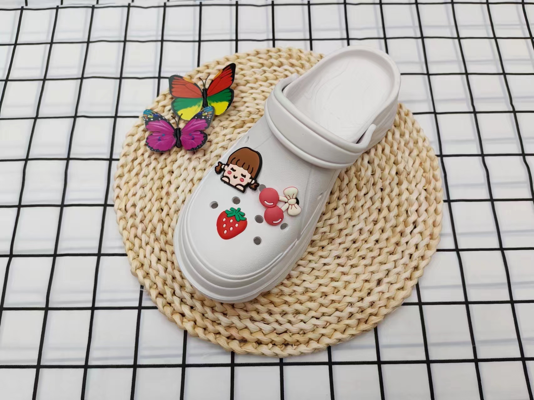 Summer fashionable and cute cartoon outerwear crocs Specification image