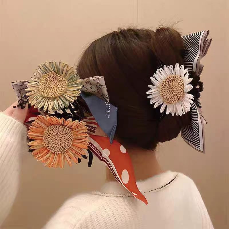 PP grass sunflower chrysanthemum Handmade DIY environmental creation decoration three-dimensional flower shoes, hats, bags and flower accessories Item Picture