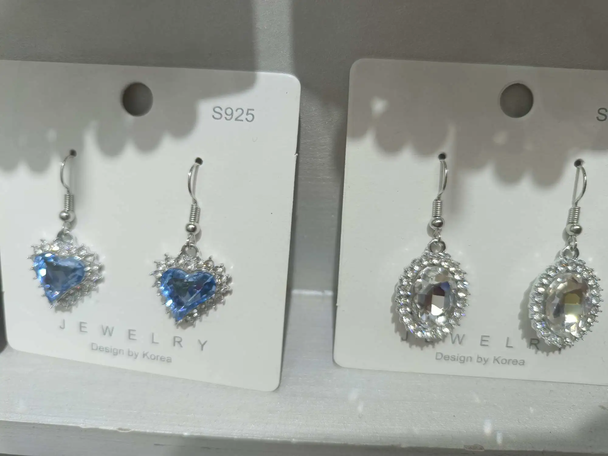 Zircon earrings, fashionable earrings, star-style earrings, unique design, cool earrings, high-end earrings detail image 4