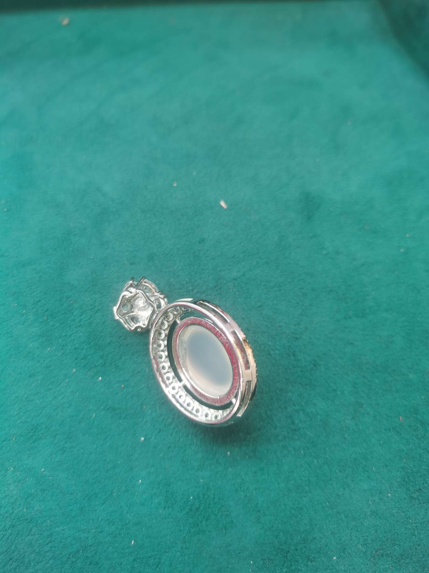 满锆祖母绿大蛋面，2024061803，髓缘详情图2