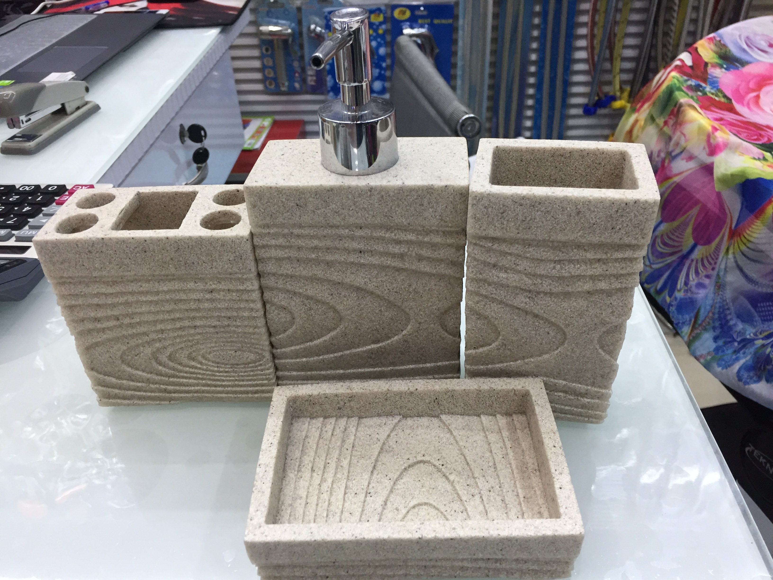 皂液器、给皂器实物图