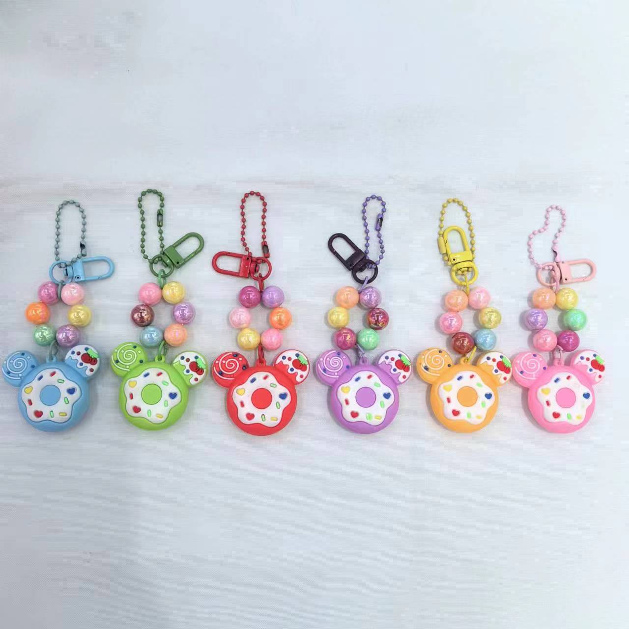 创意双色串珠软胶钥匙扣卡通公仔钥匙配件立体公仔挂件钥匙扣PVC钥匙扣
