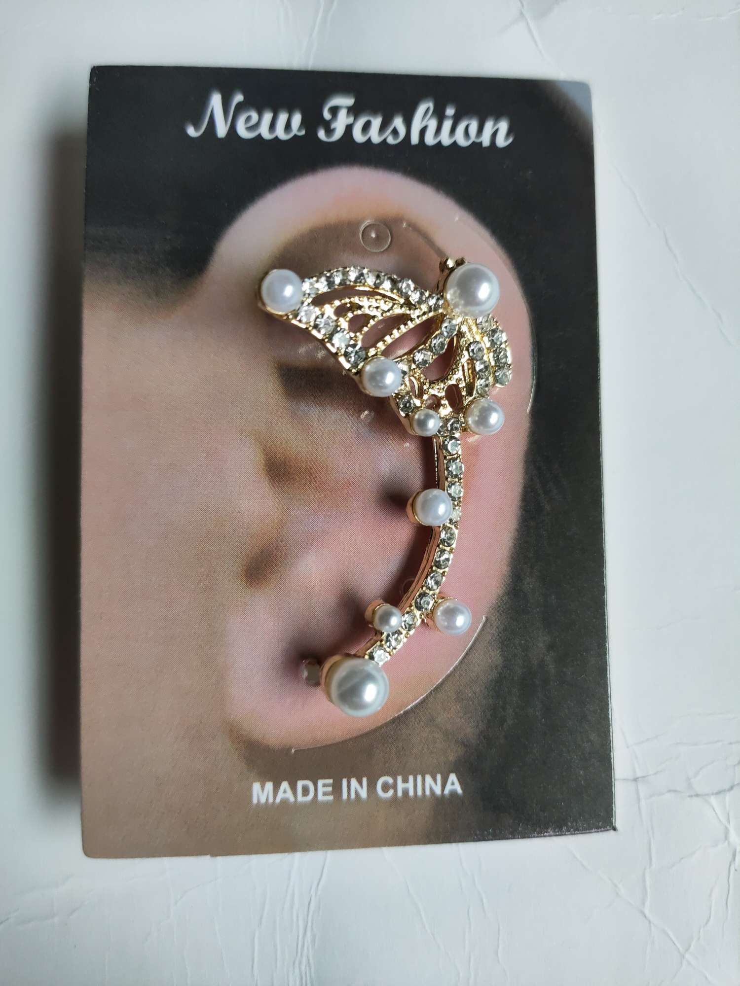 自主设计的耳饰打造独特风格