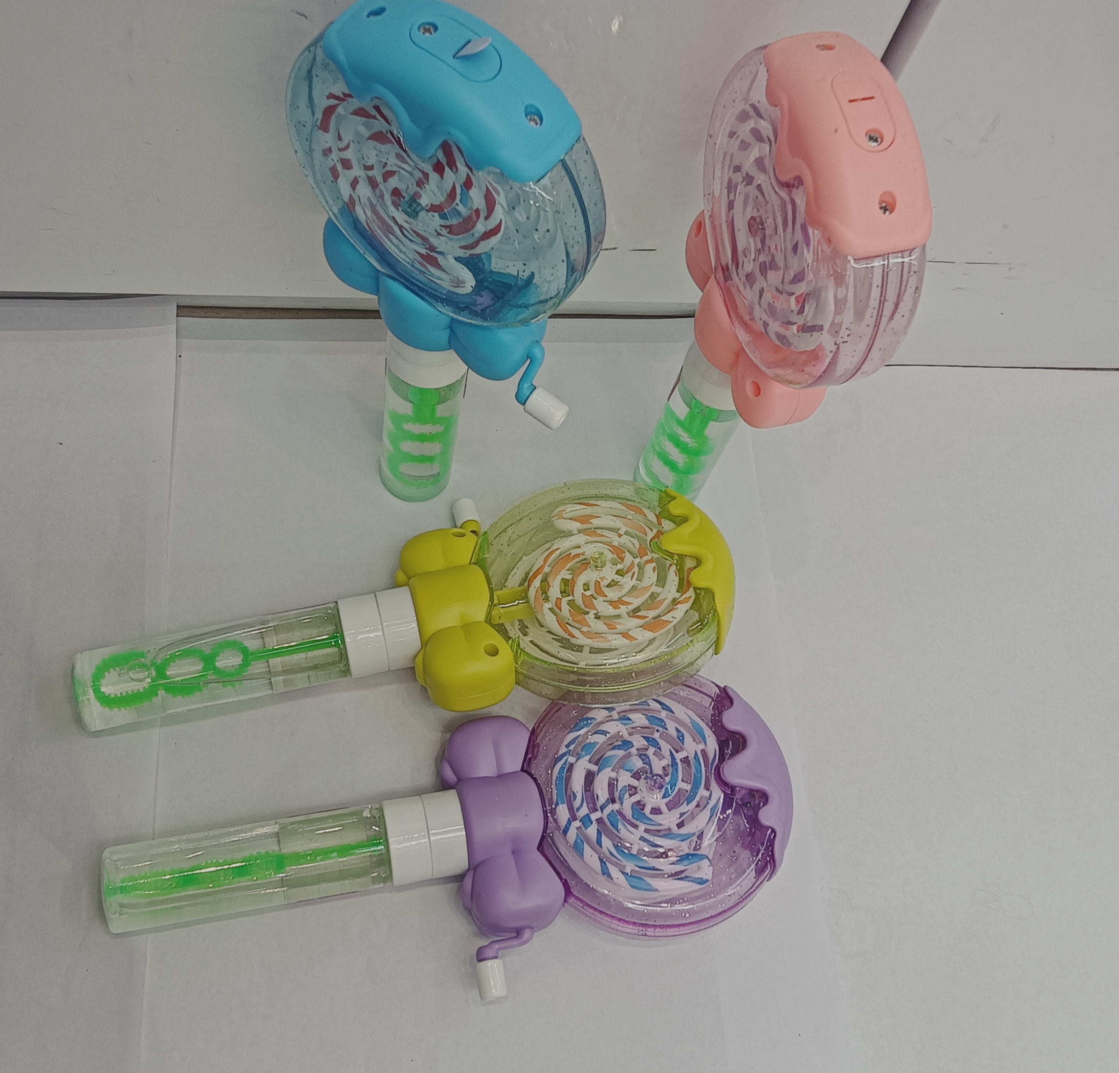 Cross-border trade, colorful rotating lollipops, bubble sticks, children's toys, two-in-one creative hot sale, street stall wholesale, new and unique small toys, children's cute bubble machines, children's summer outdoor details Picture