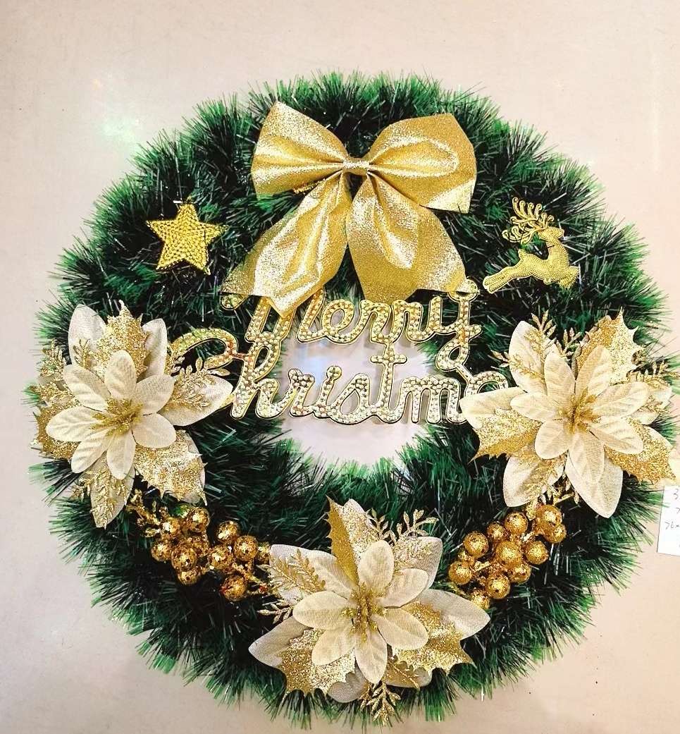 Christmas wreath pendants, rubia flower garlands, birthday parties, celebrations and holiday decorations add to the festive atmosphere