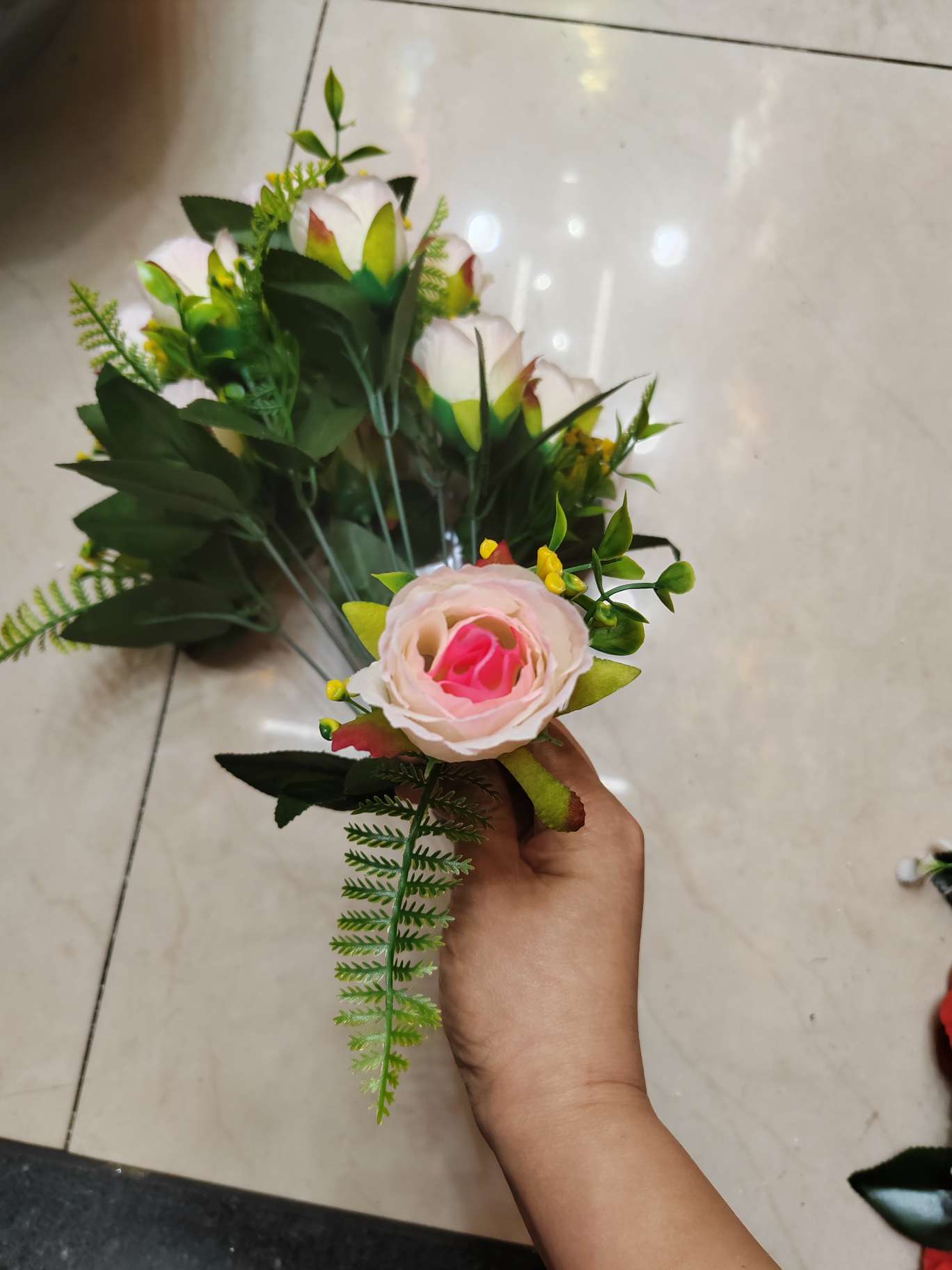 12头小花苞白底实物图