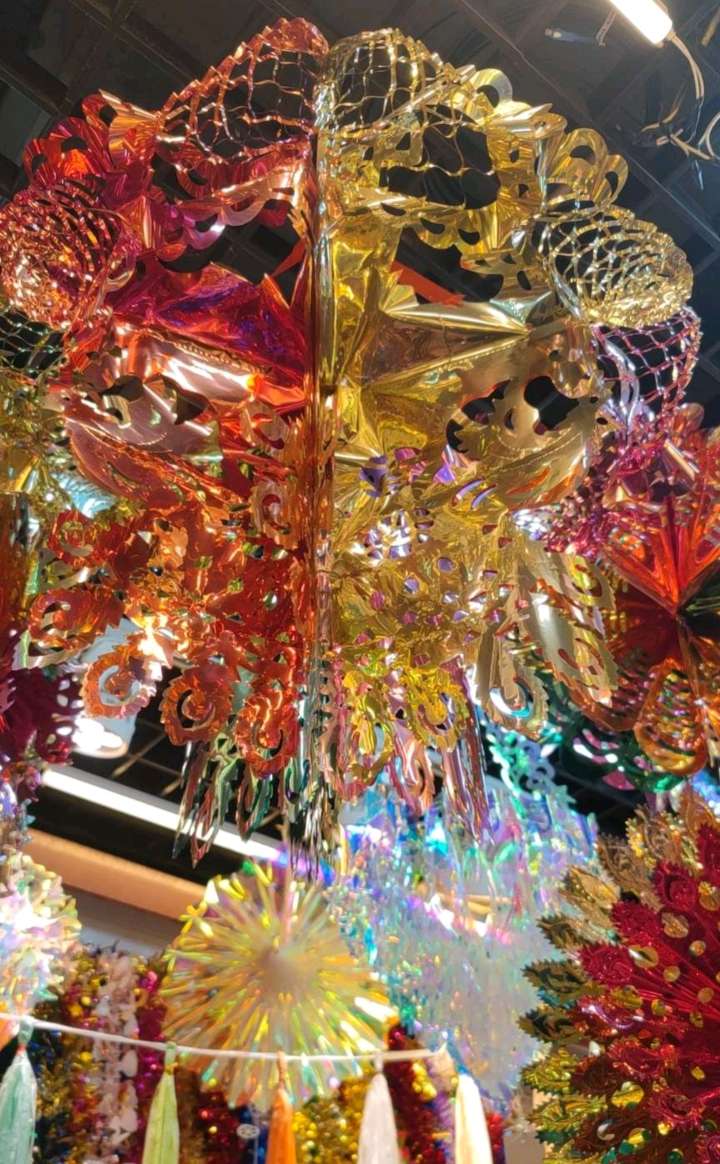 彩色亮光七彩金光塑料球  节日  派对  喜庆装饰产品图