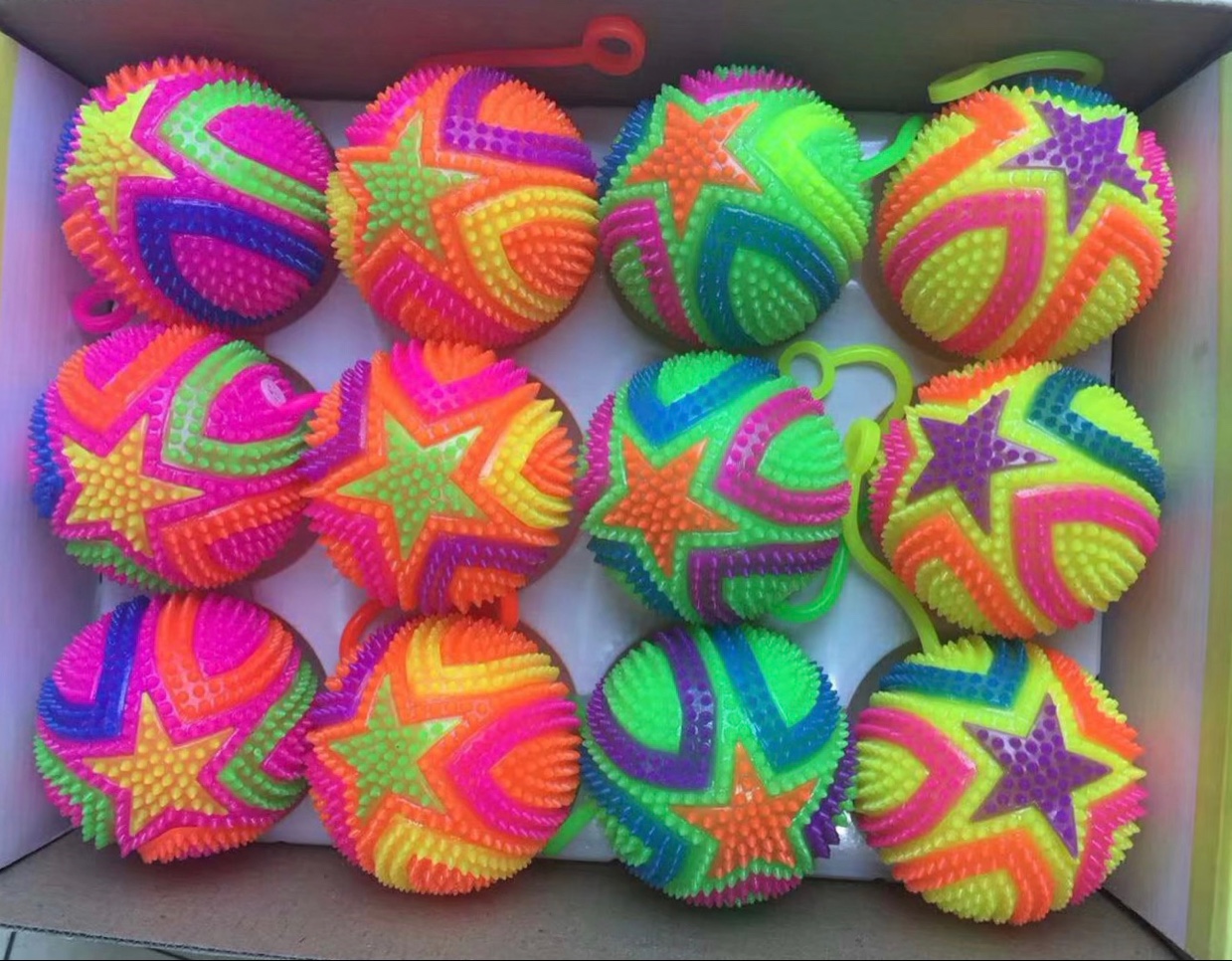 闪光发声魔星卡通图案球叫叫球哨子球闪光发光玩具益智玩具