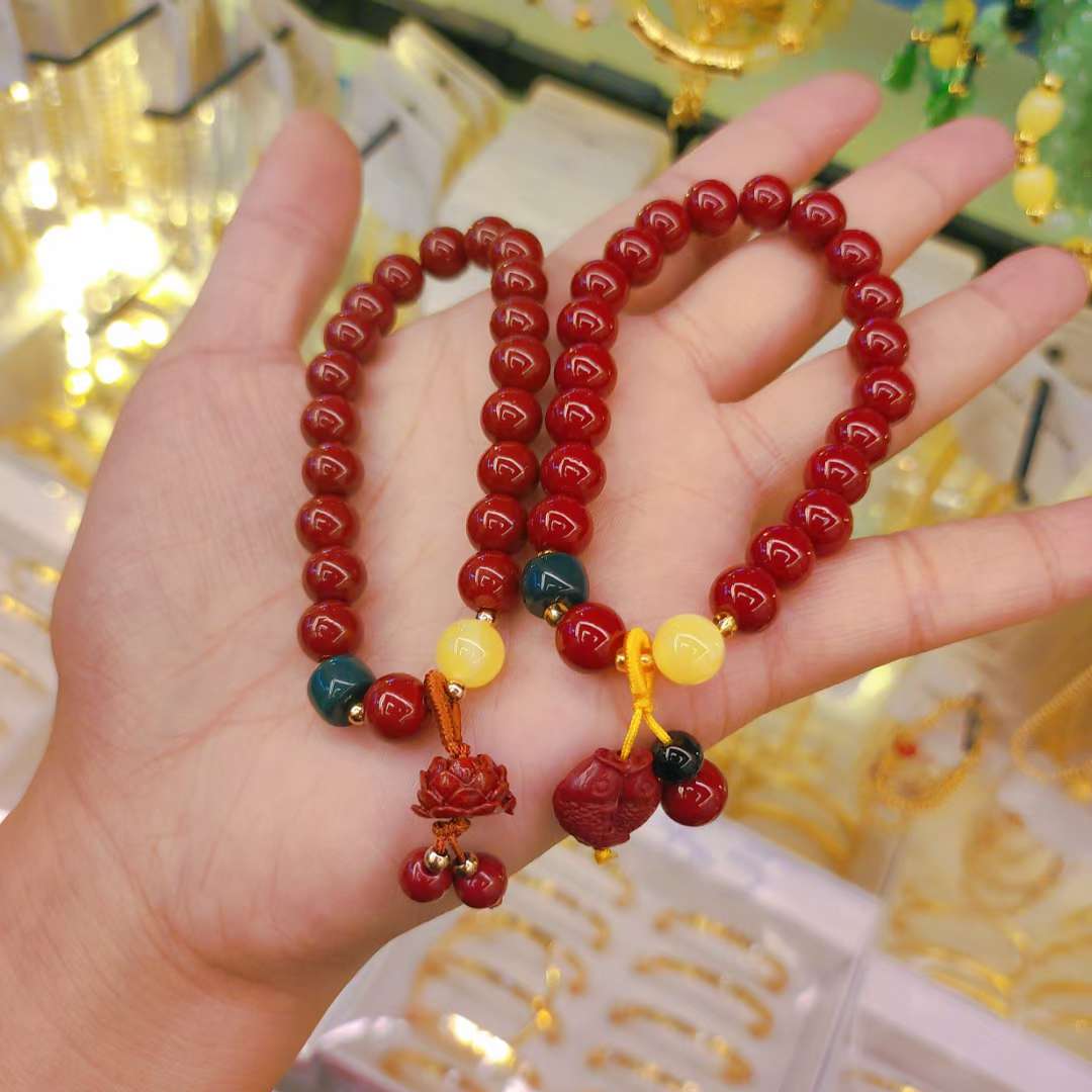 朱砂手串批发 菩提文玩手串女款 精致手饰饰品 独特手串设计 佛系文玩手饰 时尚潮流饰品 多款手链随机配送白底实物图