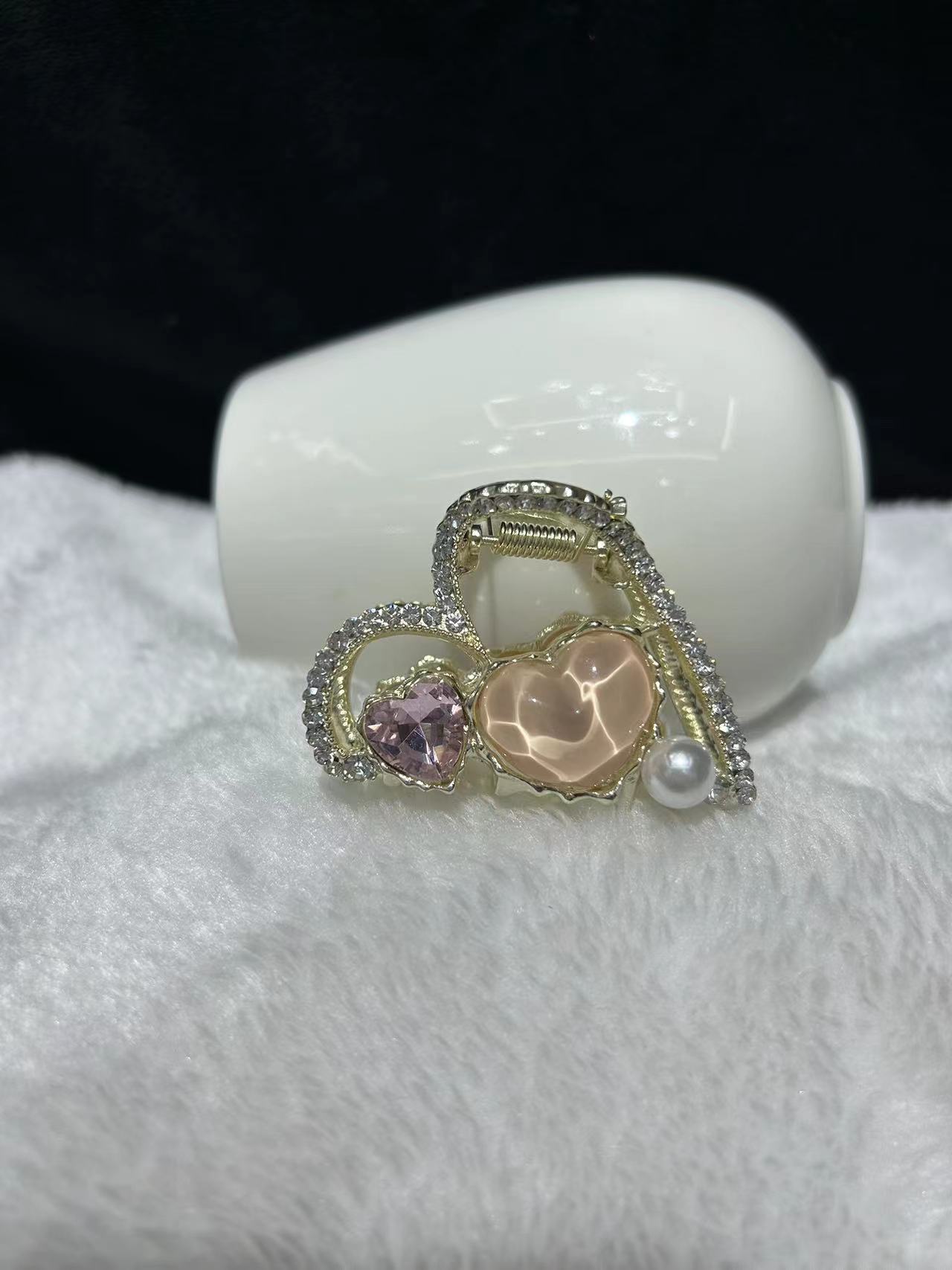 发夹女2024年新款高级感鲨鱼夹锆高贵气质造型独特设计 闪耀光泽质感出众详情图2