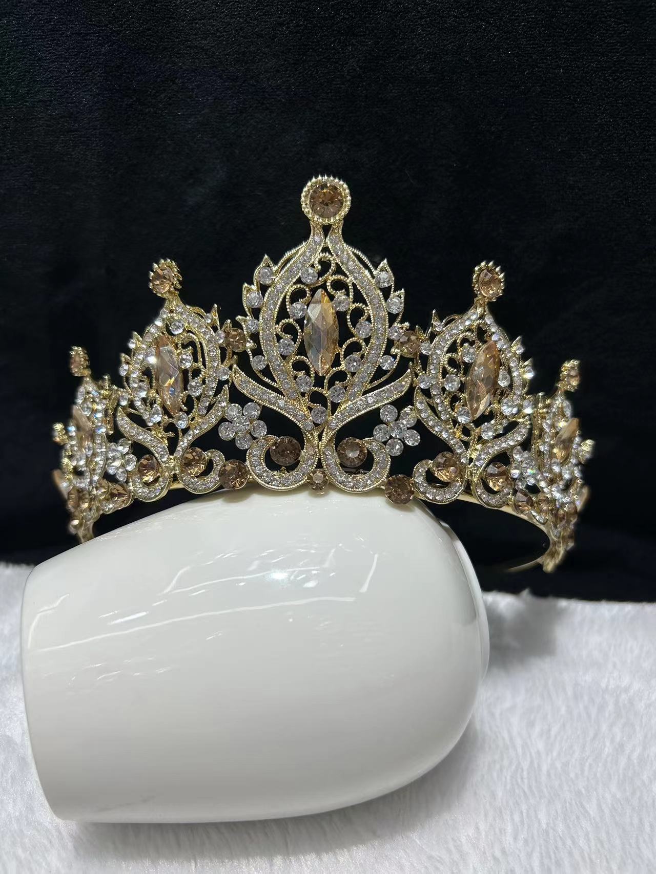 彩色水晶皇冠 婚礼锆石皇冠发饰成人款 王冠头饰 高贵典雅饰品 闪耀璀璨头顶之星 美丽皇冠装饰品皇冠发饰
