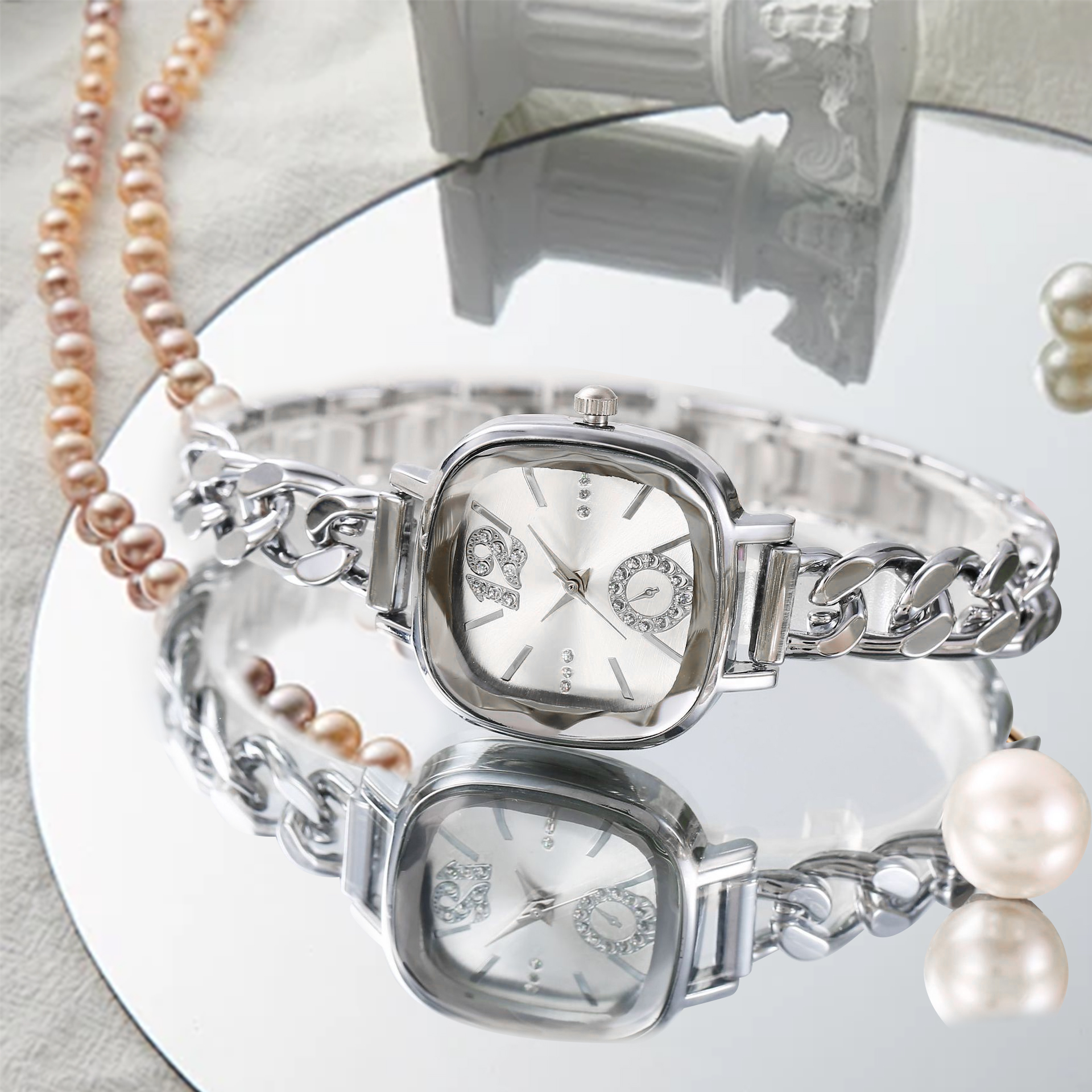 New Temperament Fashion Square Women's Watch Hollow Chain Women's Quartz Watch Bracelet Watch Manufacturers Wholesale details Picture