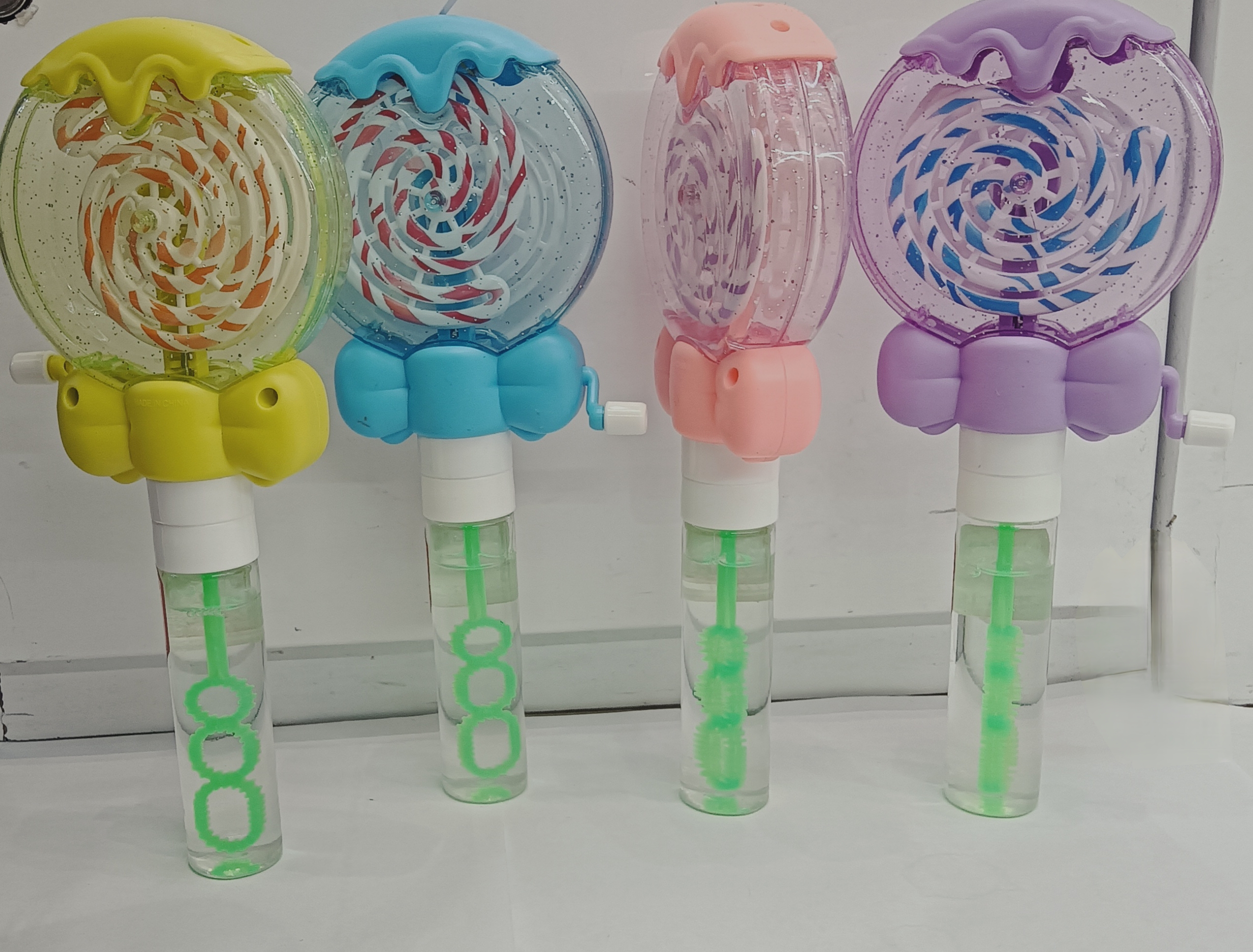 外贸跨境炫彩旋转棒棒糖泡泡棒儿童玩具二合一创意热卖地摊货源批发新奇特小玩具儿童可爱泡泡机儿童夏季户外