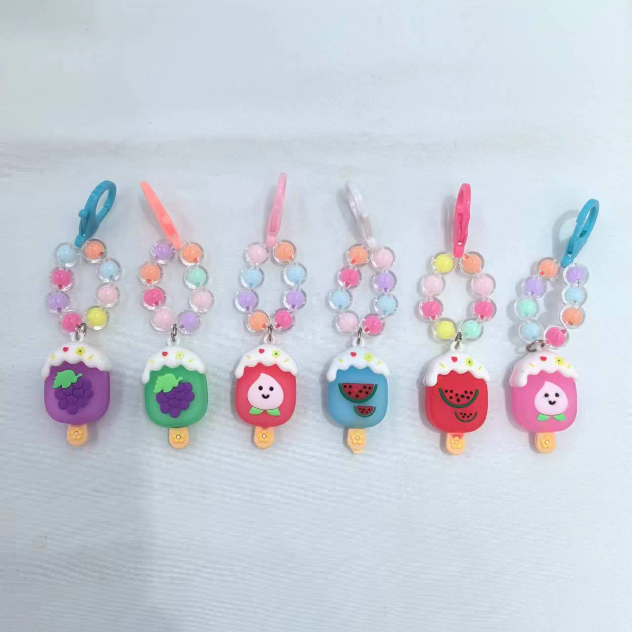 Creative beaded soft rubber keychains, cartoon dolls, key accessories, three-dimensional dolls, pendants, keychains, PVC keychains