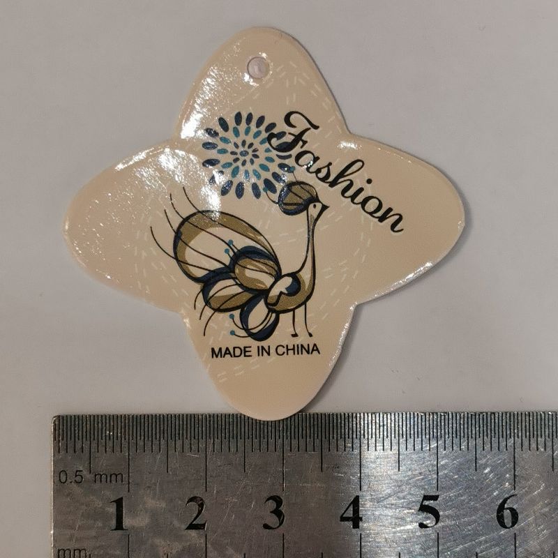 Peacock pattern clothing tags, custom-made clothing tags, custom-made tag cards, custom-made underwear tags, custom-made clothing labels Specification image