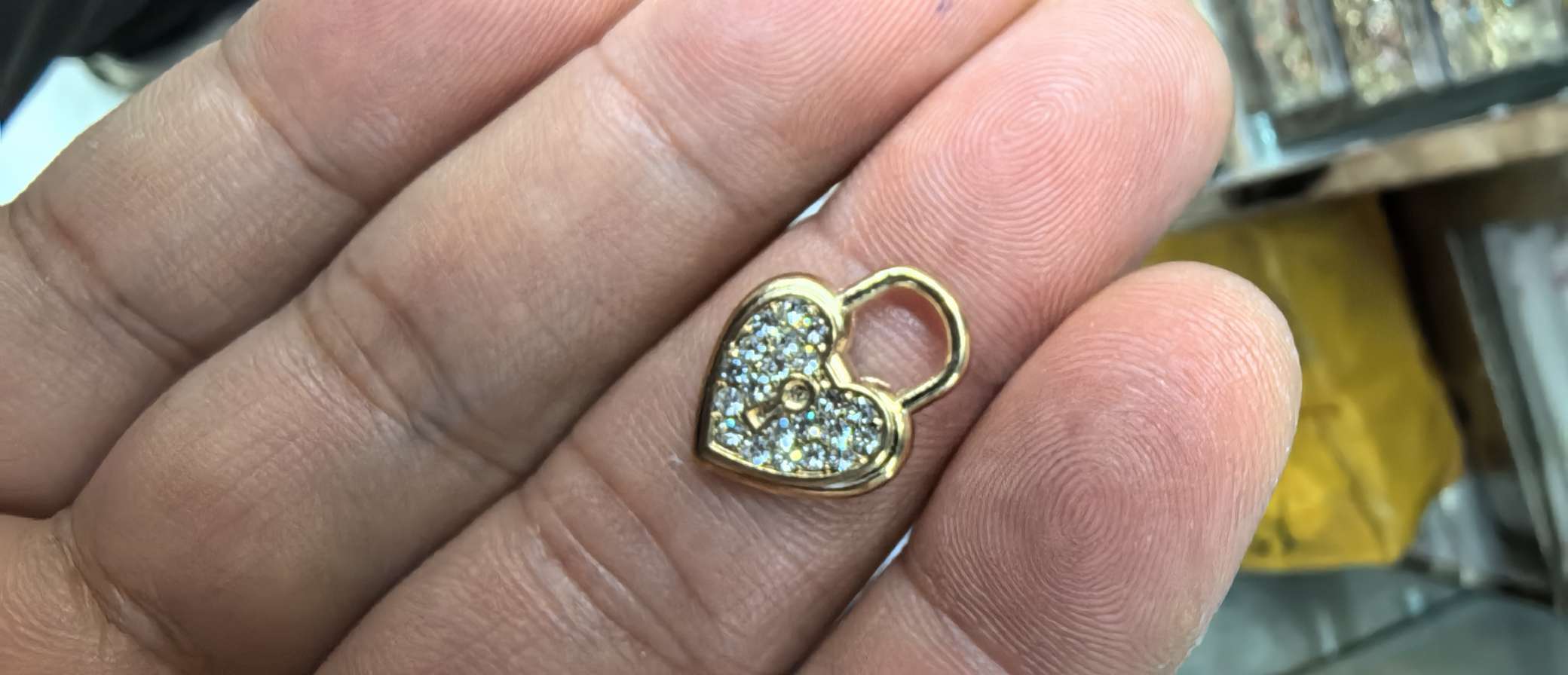 Heart lock pendant Application Scenario