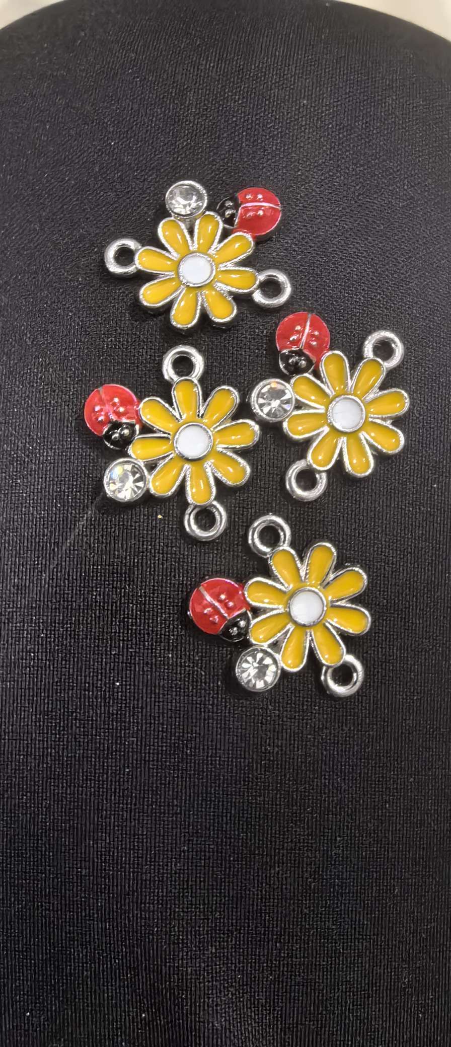 Chrysanthemum ladybug pendant Application Scenario