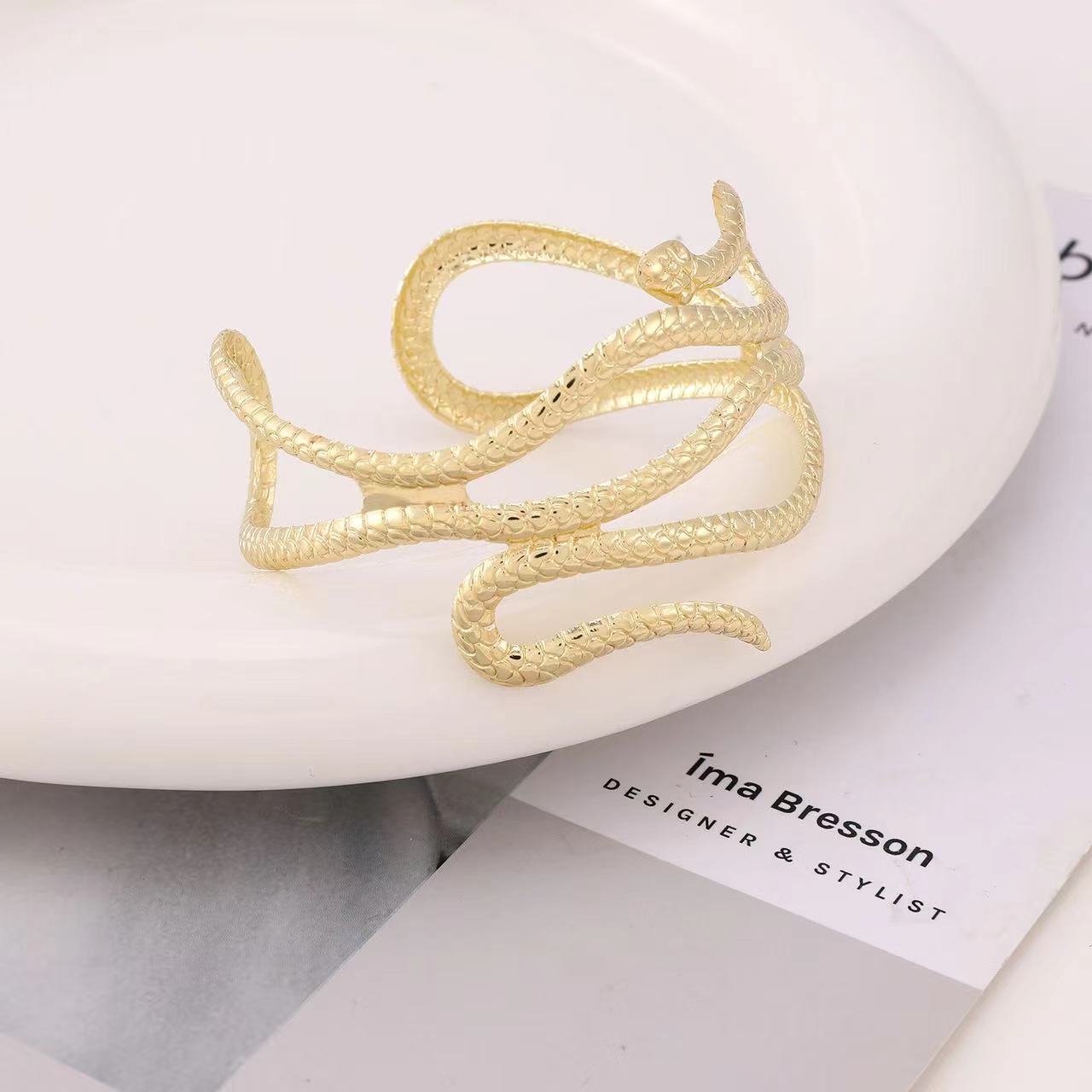 Cross-border best-selling item: Metal shining irregular shape adjustable opening snake-shaped women's metal arm bracelet arm ring bracelet