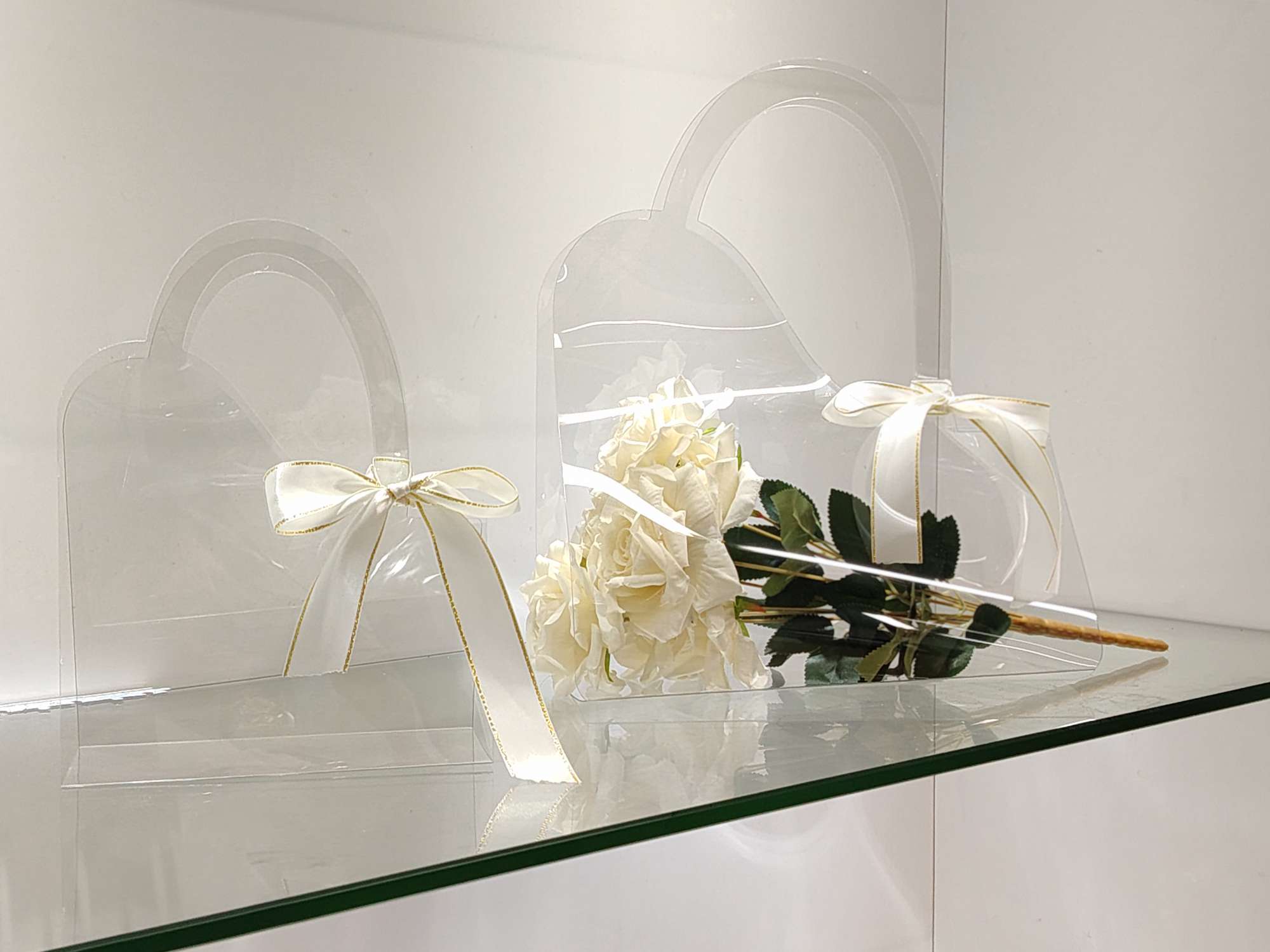 Souvenir handbag, eco-friendly packaging bag, ins flower packaging bag, PVC material, 2025 new packaging design, gift handbag detail image 4