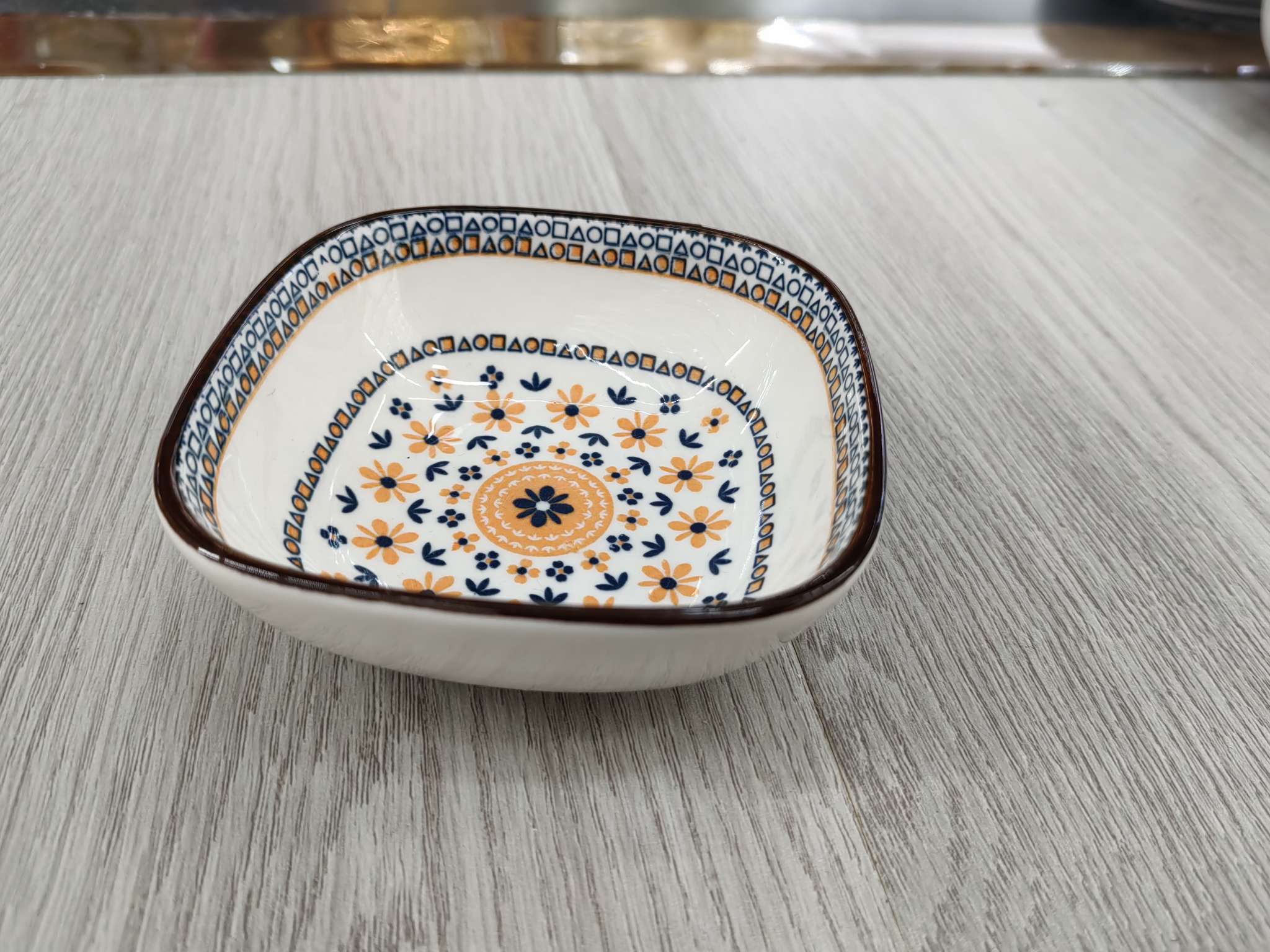 Exclusive ceramic tableware set for daily necessities, including seasoning bowls and plastic ceramic plates. Durable and practical ceramic tableware set detail image 4