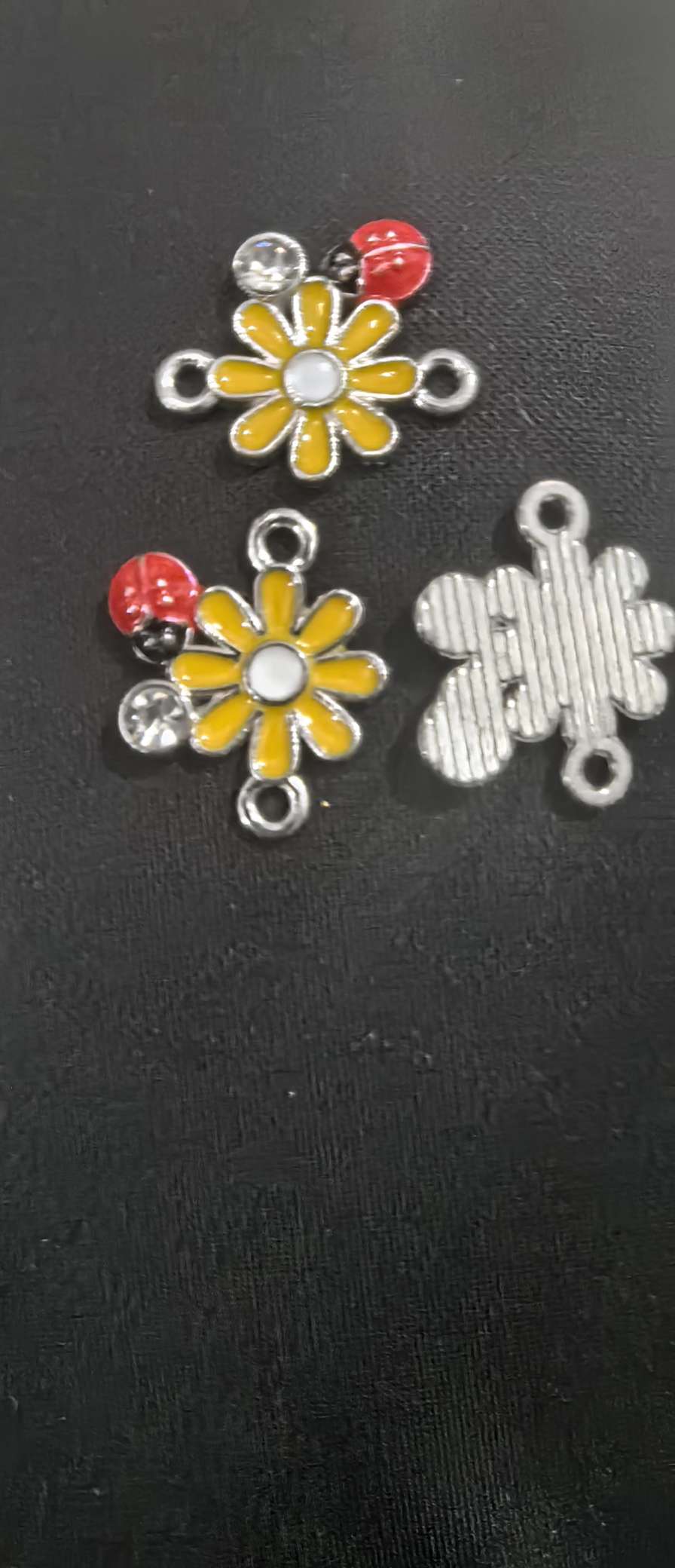 Chrysanthemum ladybug pendant details Picture