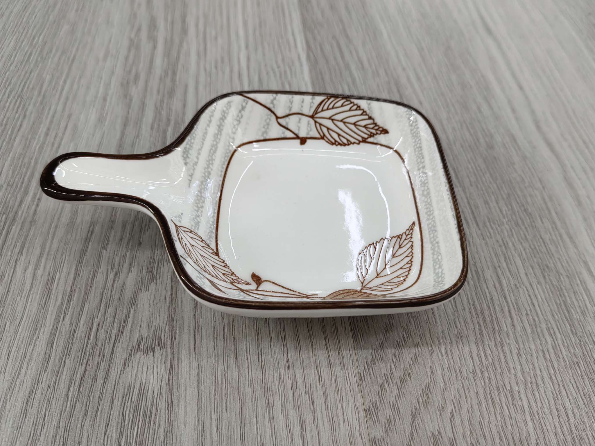 Daily necessities, kitchen tableware, ceramic tableware sets are lightweight, durable, beautiful and practical detail image 2