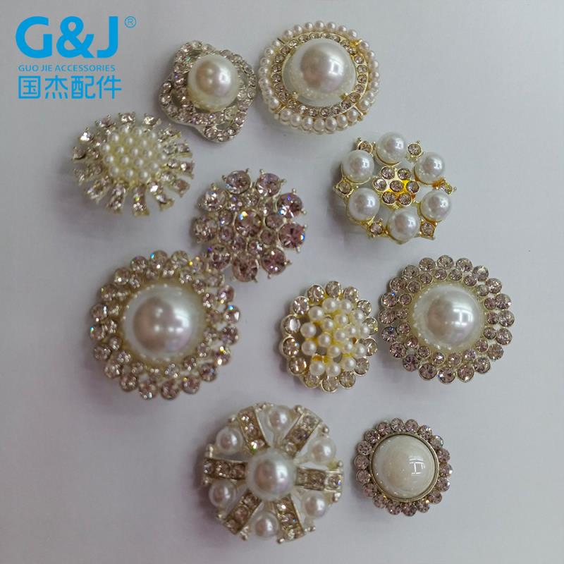 Wholesale of DIY shoes, hats, clothing and accessories, DE8*28 oval turtle surface fine strip double-hole white 500-piece acrylic drill Application Scenario