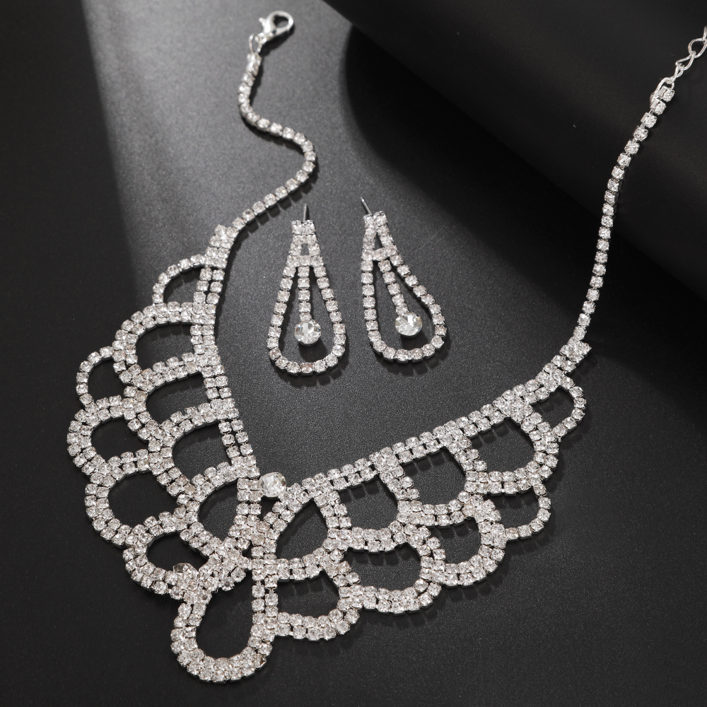 Fashionable and high-end best-selling bride accessories: rhinestones, wedding necklaces, earrings, wedding dress accessories, wedding necklaces, wedding sets, chains, and rhinestone sets details Picture