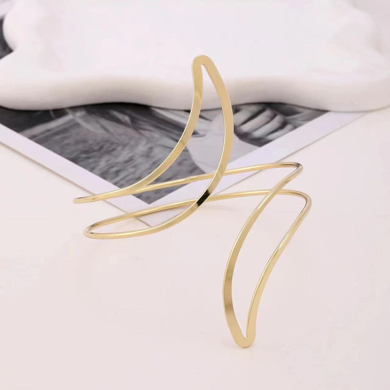 Cross-border best-selling item: Metal shining irregular shape adjustable opening ladies' metal arm bracelet arm ring bracelet