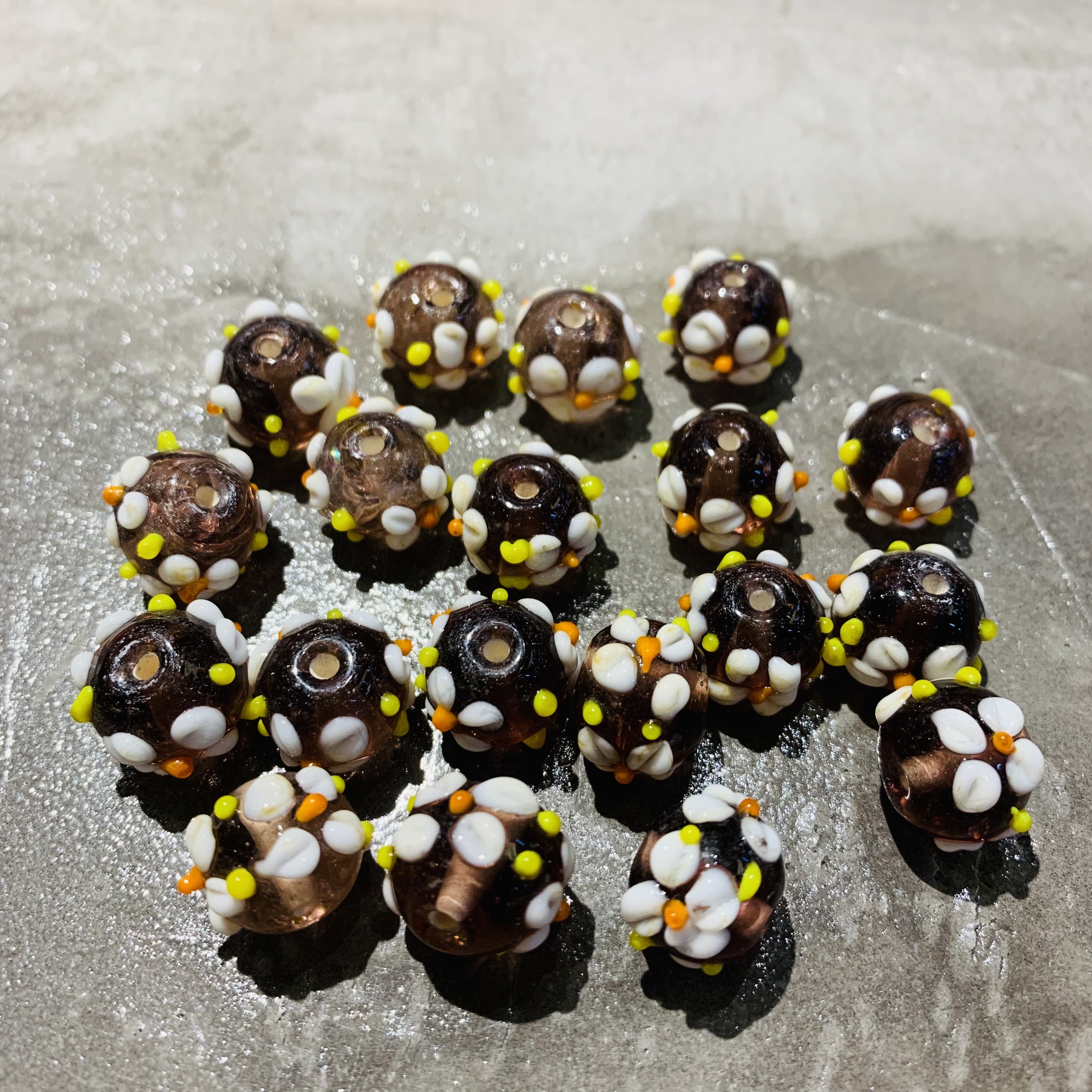 Imported Nepalese ancient glass beads, traditional scattered bead jewelry, diy bracelet, necklace accessory, amulet chain, pure handcrafted polka dot bracelet material wholesale Item Picture