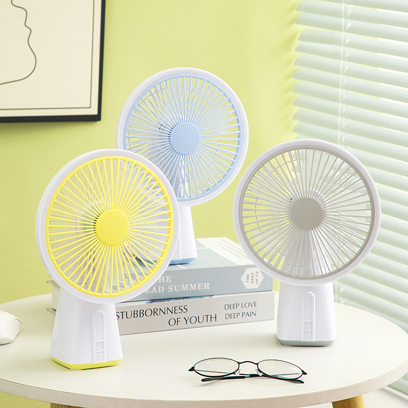 Cross-border exclusive mini electric fans, portable dormitory and office fans for export, large wind force desktop fans, whole box wholesale Item Picture