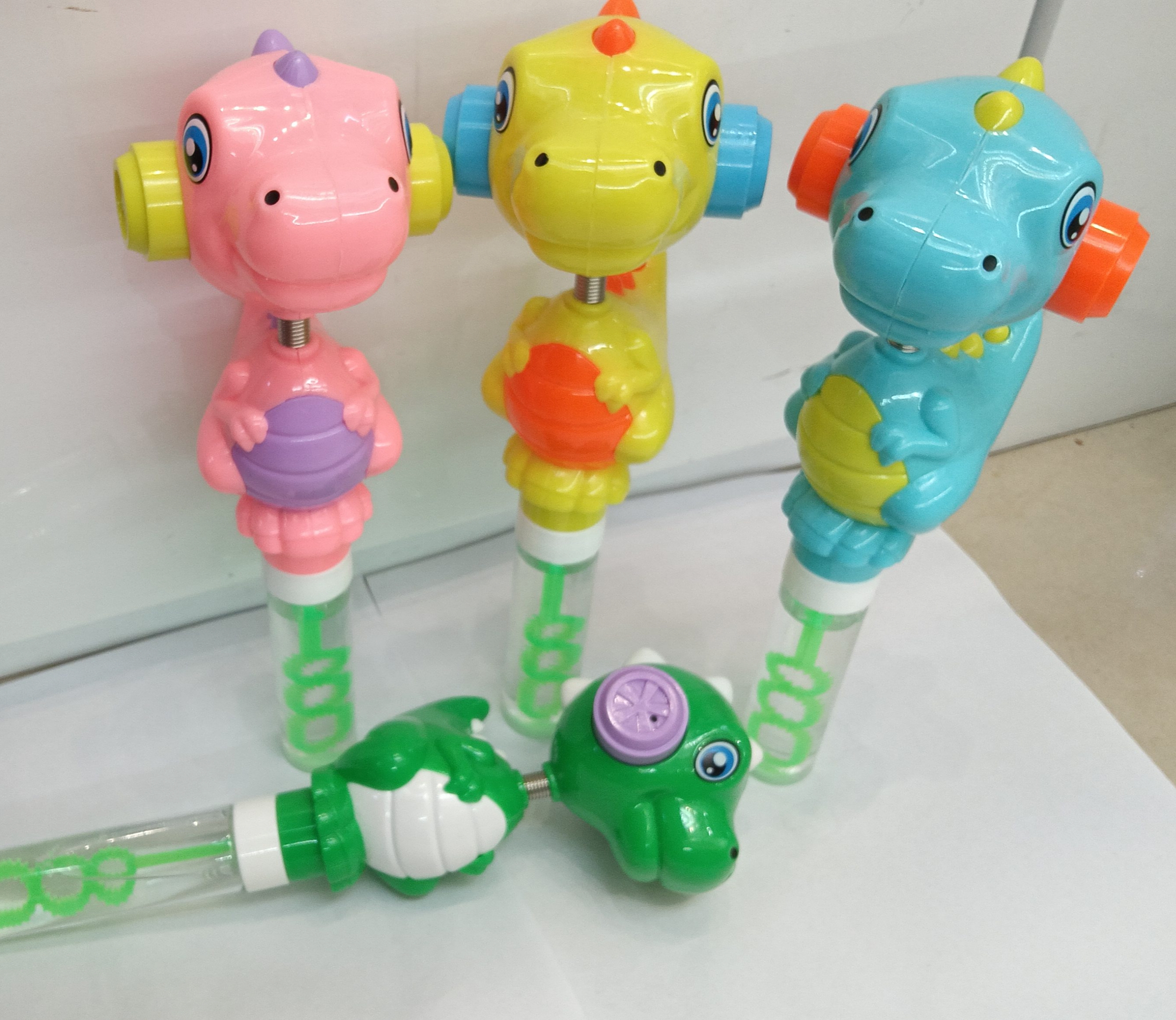 外贸跨境可爱恐龙摇哨泡泡棒儿童玩具二合一创意热卖地摊货源批发新奇特小玩具儿童可爱泡泡机儿童夏季户外