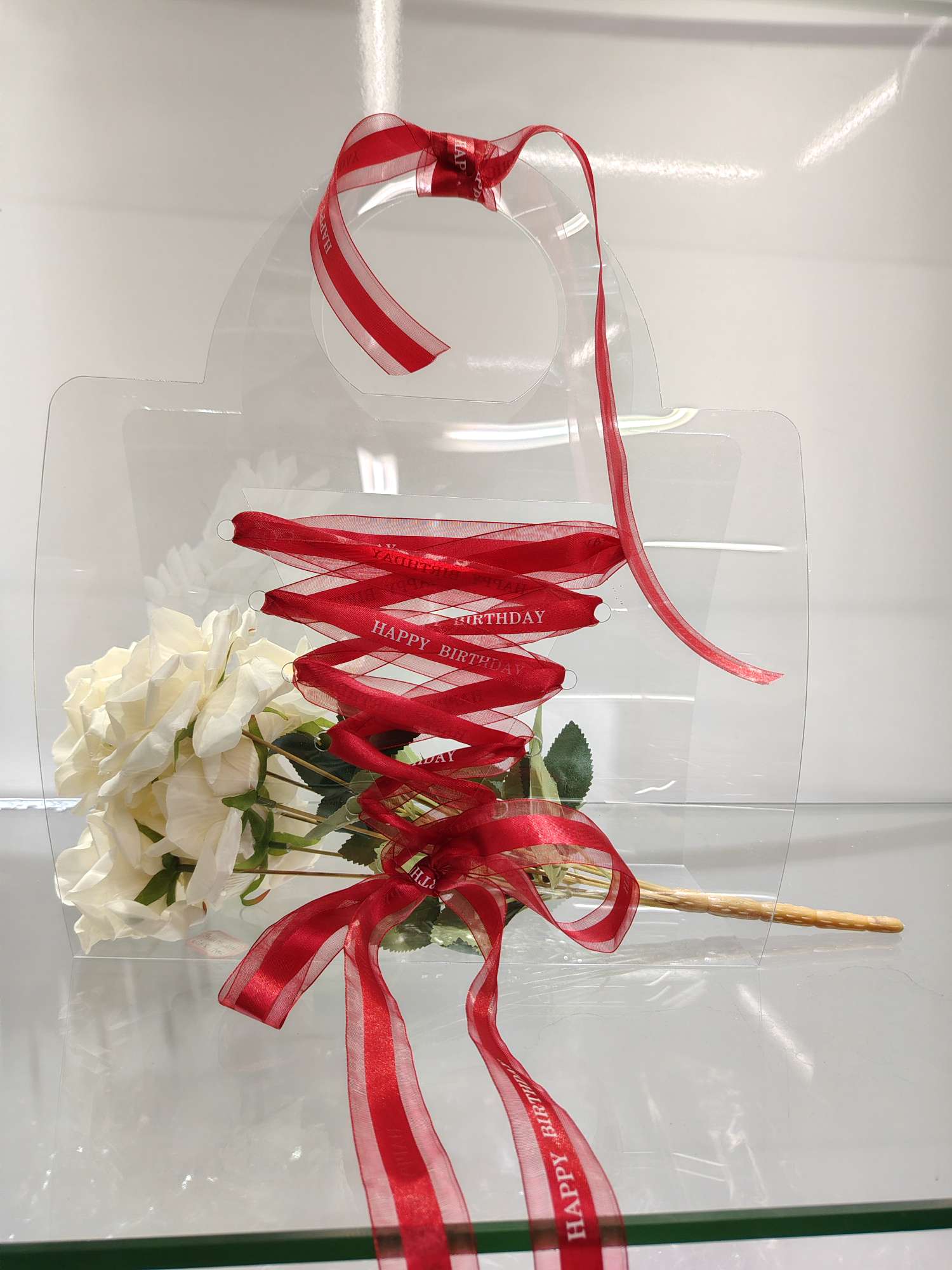 Souvenir handbag, eco-friendly packaging bag, ins flower packaging bag, PVC material, 2025 new packaging design, gift handbag Application Scenario