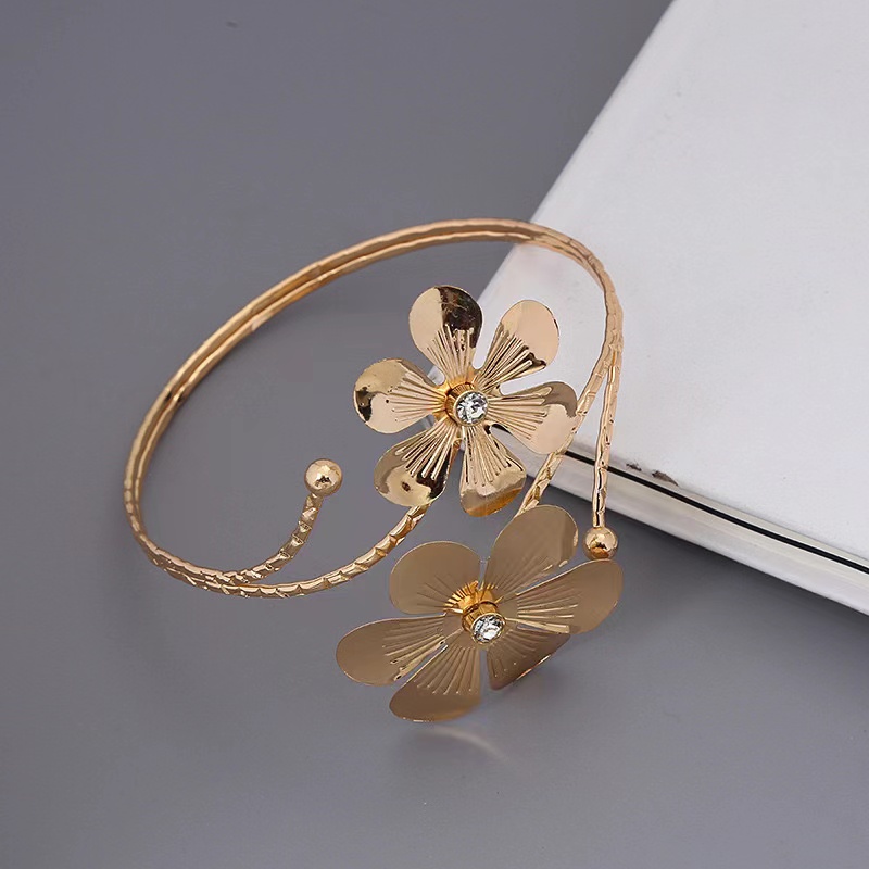 Cross-border best-selling item: Metal shining, irregular opening shape, adjustable, handcrafted ladies' arm bracelet, wristband
