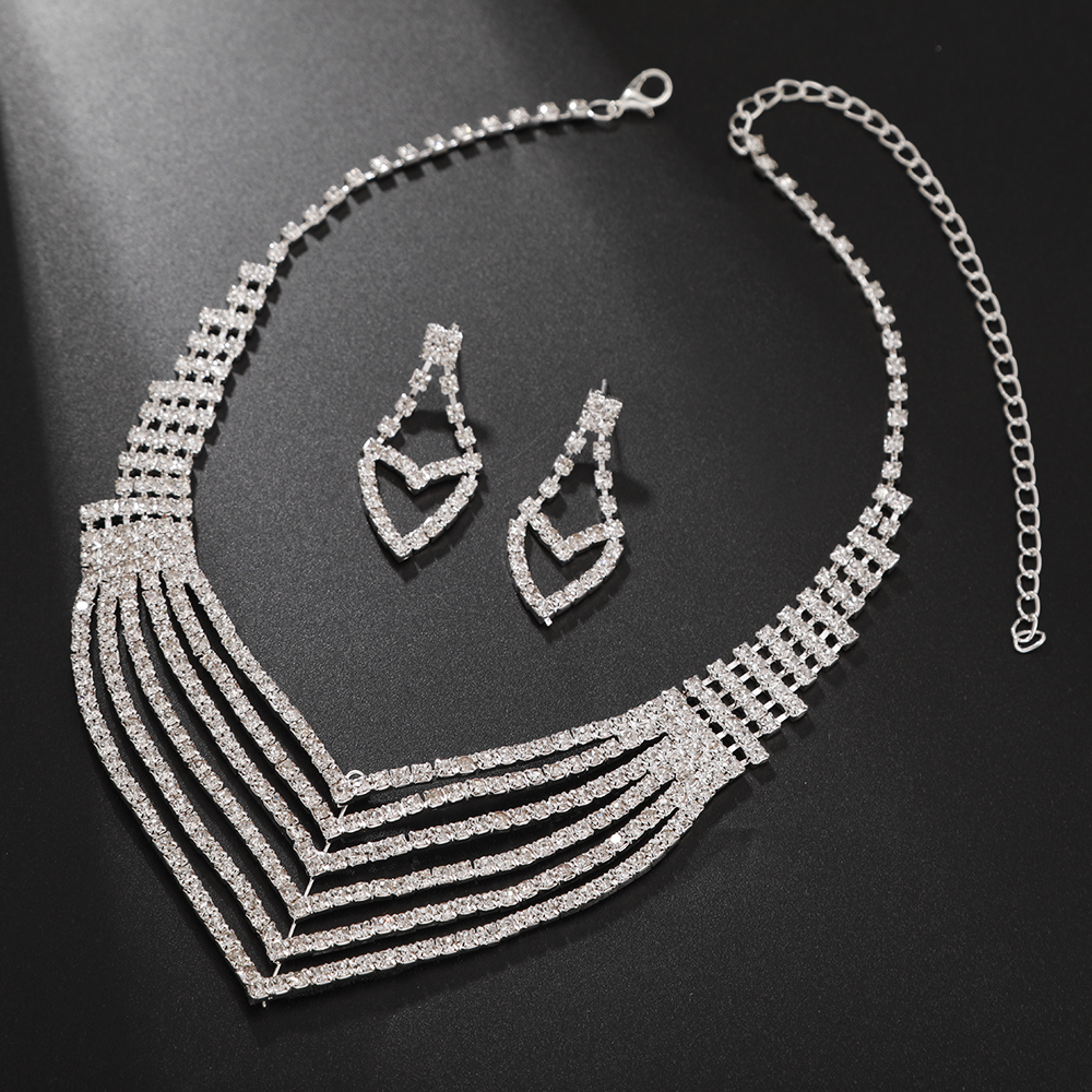 Fashionable and hot-selling bride accessories: water diamond wedding necklace, earrings, wedding dress accessories, bride necklace, wedding set, chain, water diamond set, two-piece set details Picture