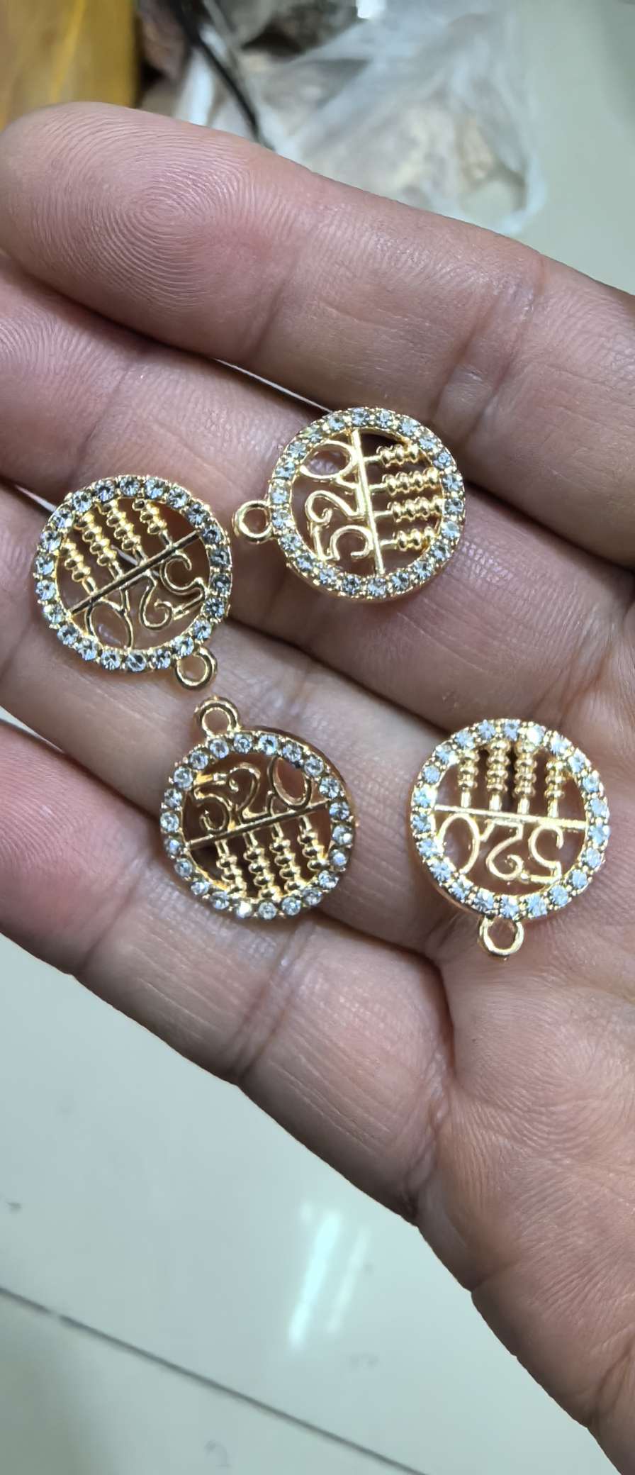 "520 Pendant"