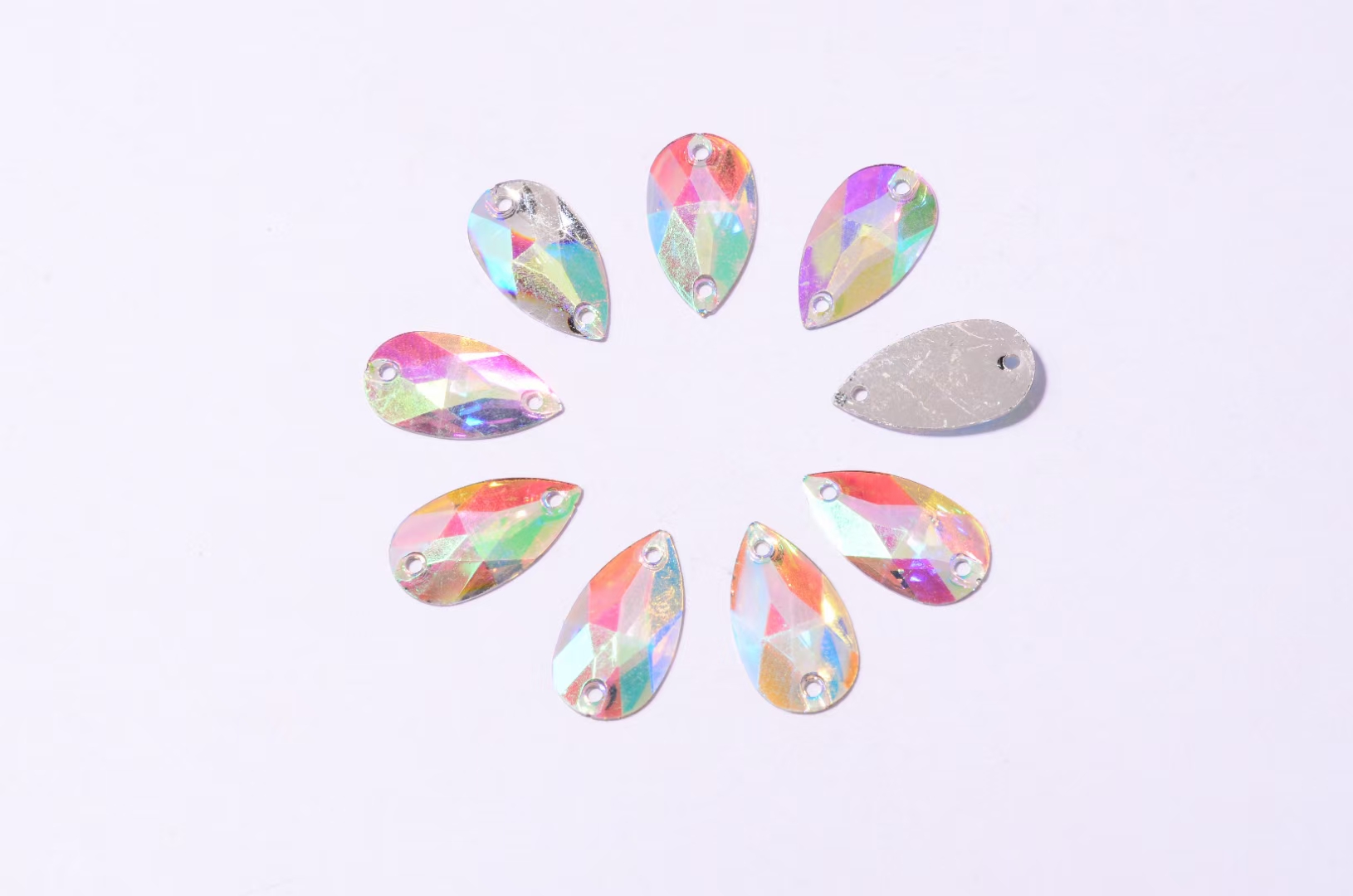 The large diamond inside is a 7*15 horse's eye sunflower white horse's eye sunflower double-layer pointed sole glass hand-sewn diamond. diy shoes, clothing, accessories and accessories factory direct sales Application Scenario