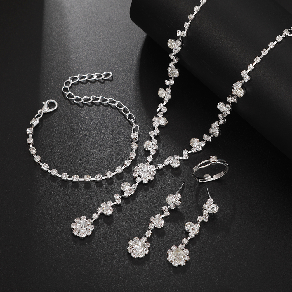 Exquisite, high-end, elegant and fashionable bride accessories, water diamonds, wedding necklaces, earrings, bracelets, rings, wedding dress accessories, bride necklaces, wedding chain sets, European and American, exquisite details Picture