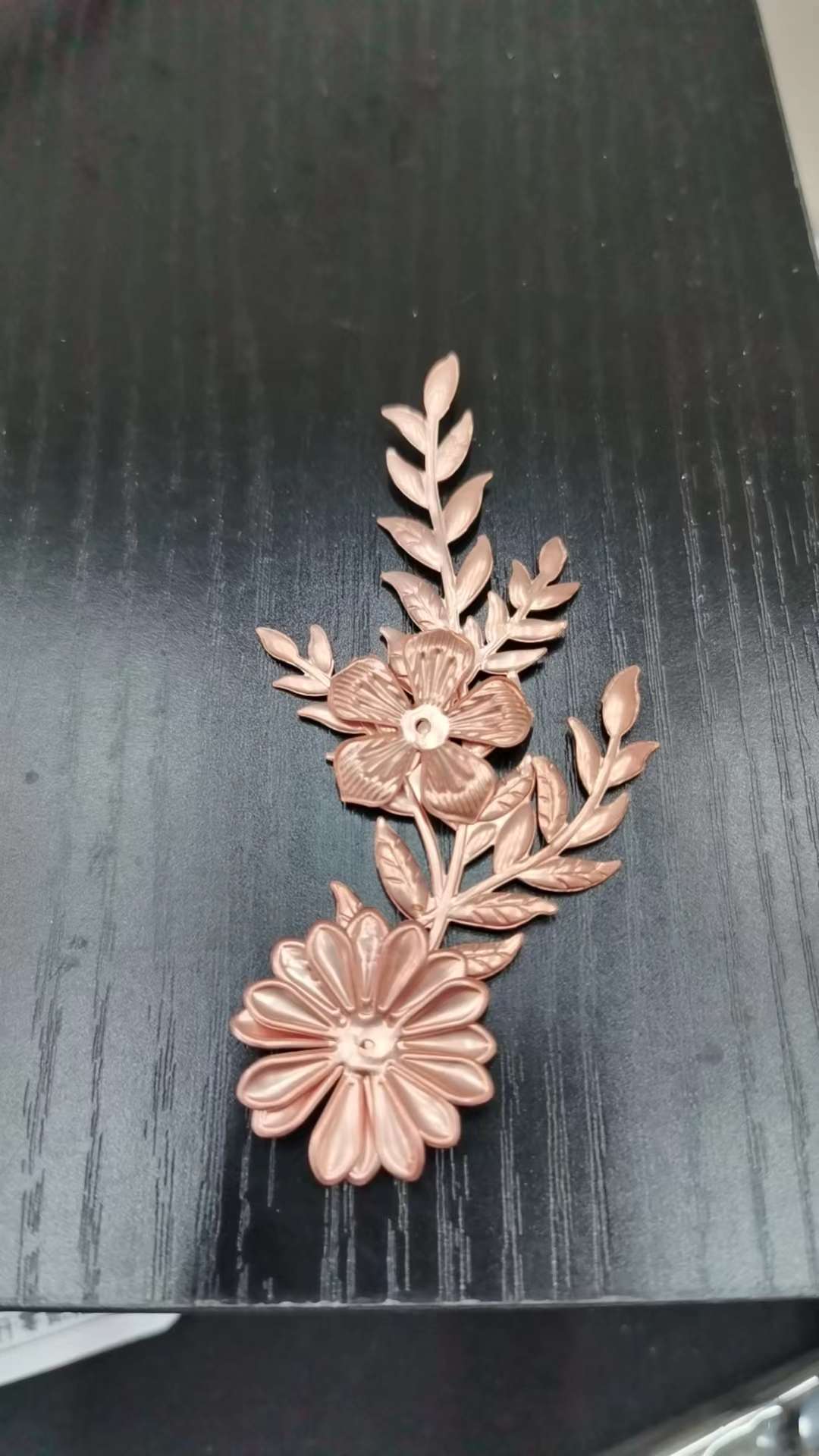 Metal bookmarks, gold-plated and silver-painted oil handicraft accessories details Picture