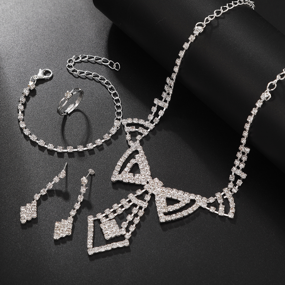 Exquisite, high-end, elegant and fashionable bride accessories, rhinestones, wedding necklaces, earrings, bracelets, rings, wedding dress accessories, bride necklaces, wedding chain sets, European and American Specification image