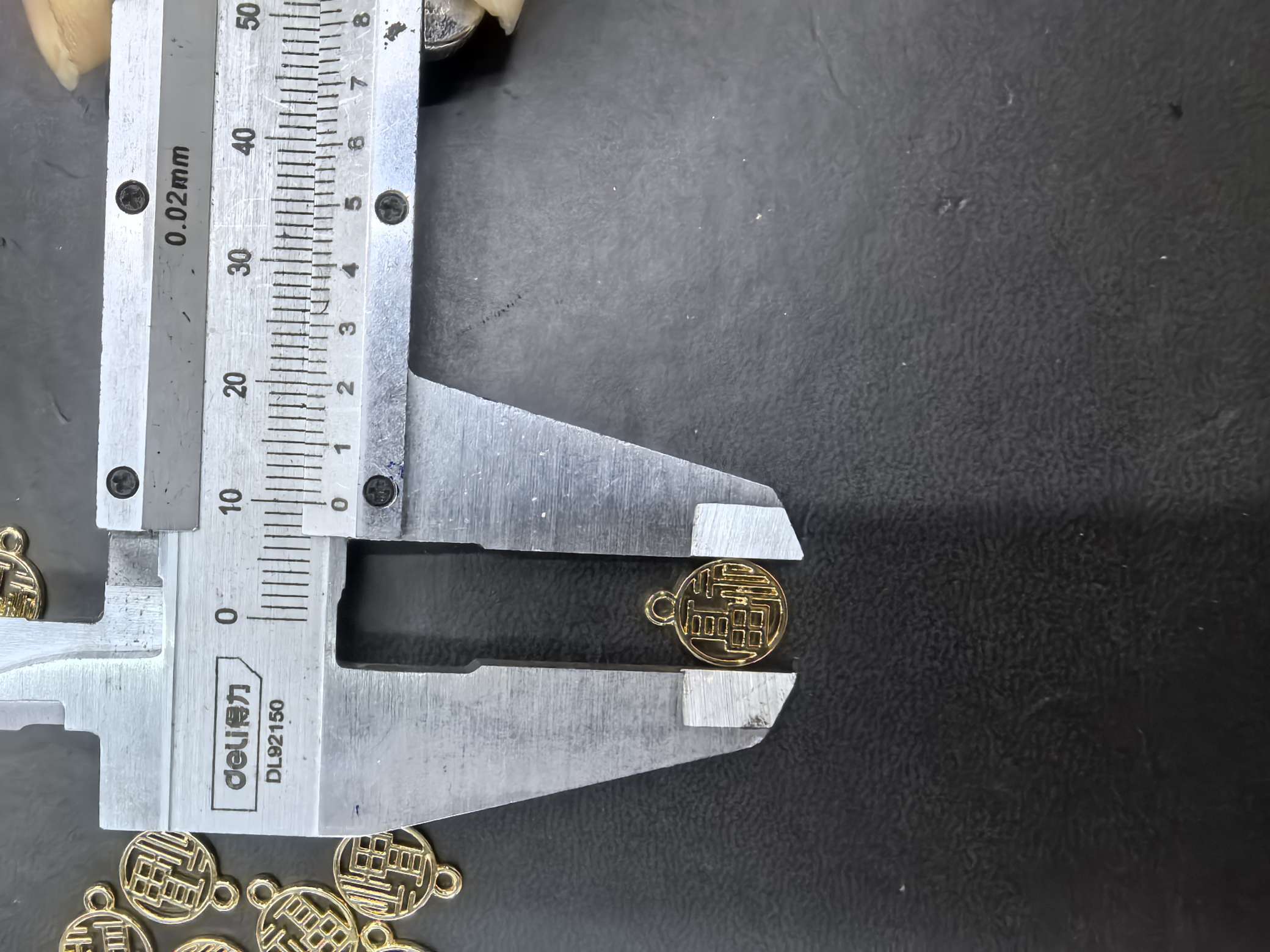 Alloy "Fu" character Item Picture