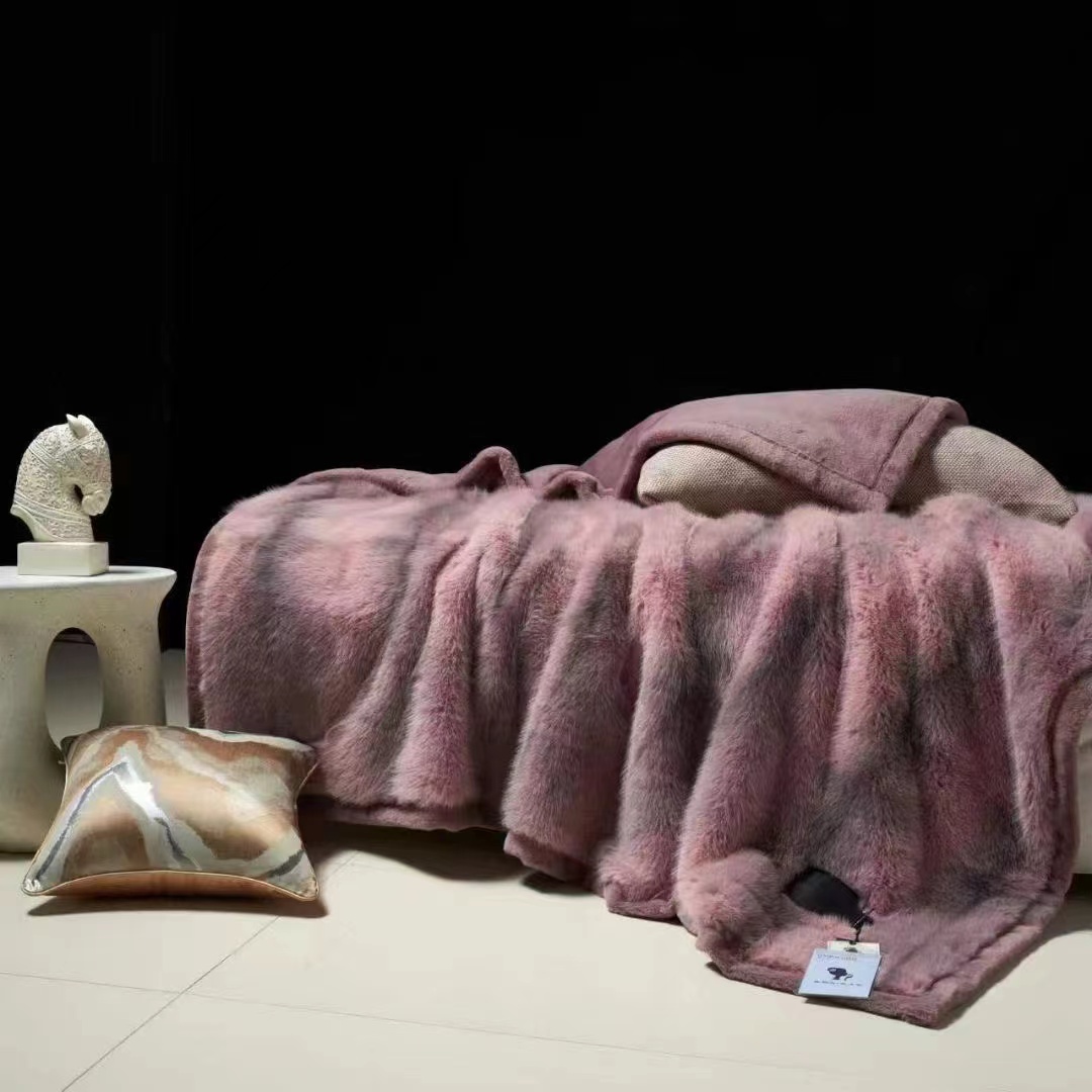 In 2025, the new Golden Fox wedding blanket will be exported for foreign trade Specification image