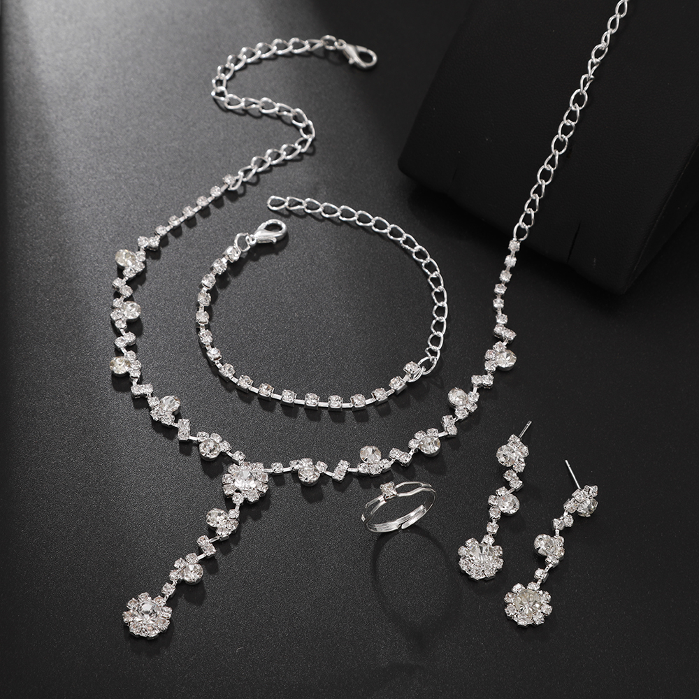 Exquisite, high-end, elegant and fashionable bride accessories, water diamonds, wedding necklaces, earrings, bracelets, rings, wedding dress accessories, bride necklaces, wedding chain sets, European and American, exquisite pic 3