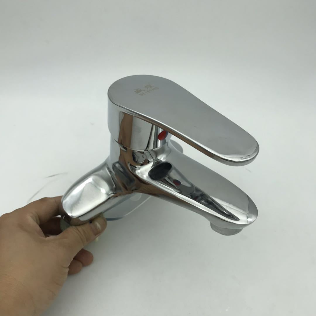 Self-Produced And Self-Marketed Seluo Double Faucet Hot And Cold Mixing Valve Faucet Washbasin Basin Table Basin Faucet Application Scenario