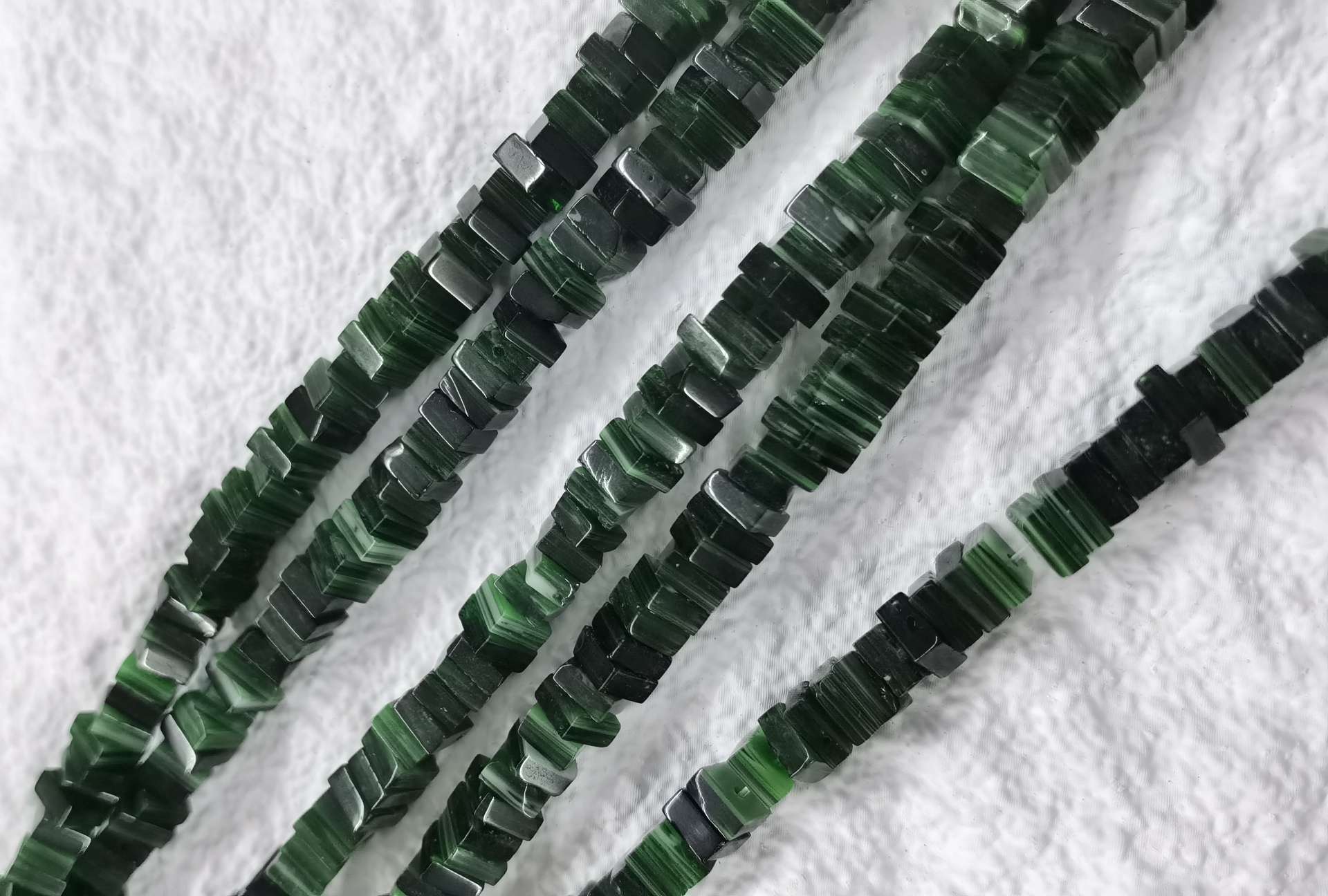 网络爆款意大利果糖琉璃散珠串珠 DIY 手工珠子 手链项链配饰厂家直销详情图4