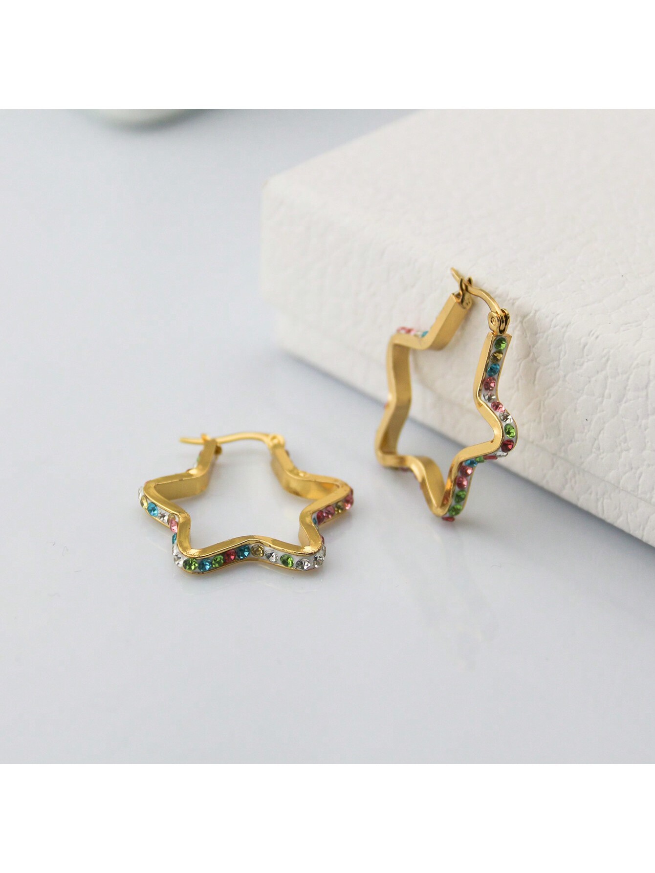 Stainless steel diamond five-pointed star earrings, multi-color earrings, basic foreign trade style earrings, simple and fashionable earrings, fashionable accessories Specification image